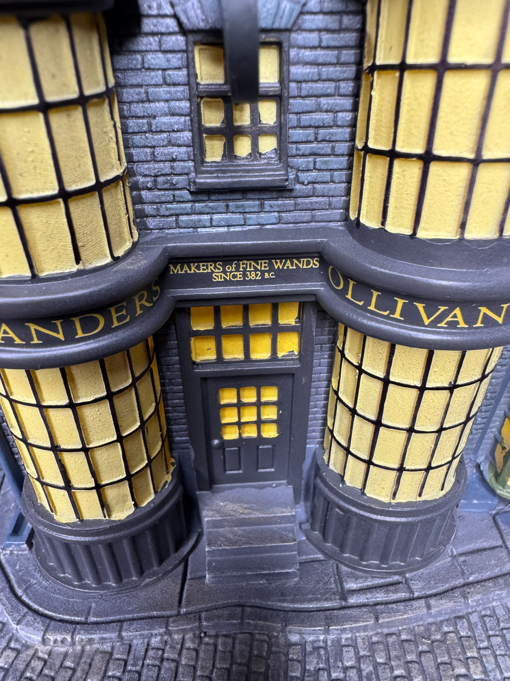 NIB Harry Potter Diagon Ally Light Up Bookends Wizarding World of Harry Potter
