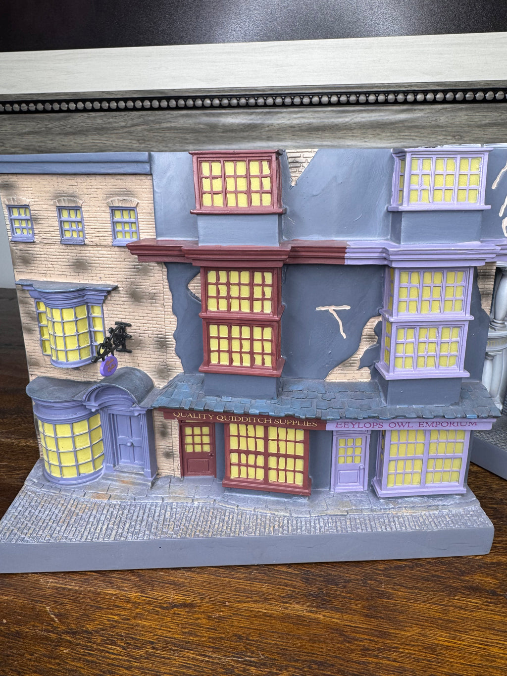 NIB Harry Potter Diagon Ally Light Up Bookends Wizarding World of Harry Potter