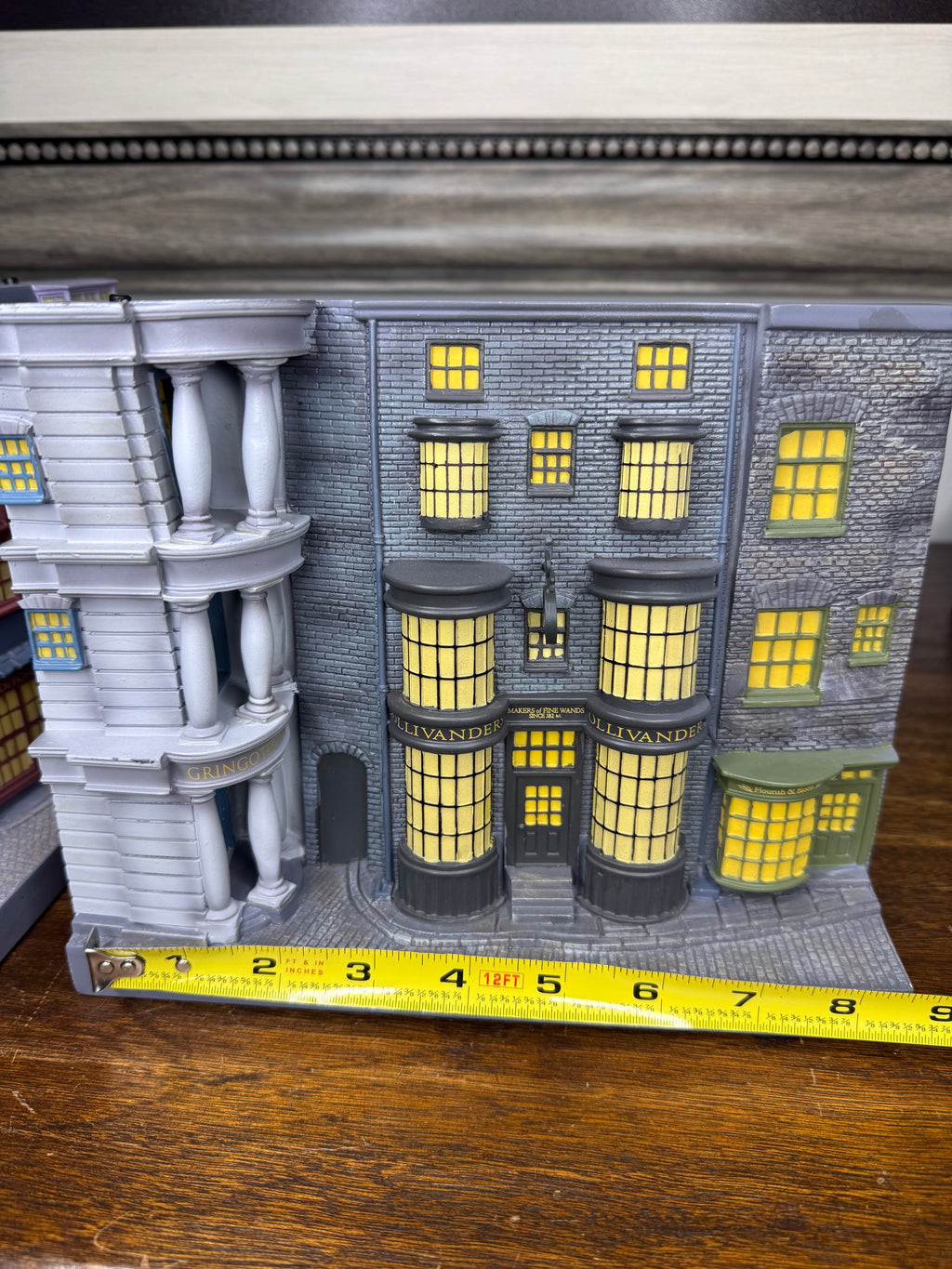 NIB Harry Potter Diagon Ally Light Up Bookends Wizarding World of Harry Potter
