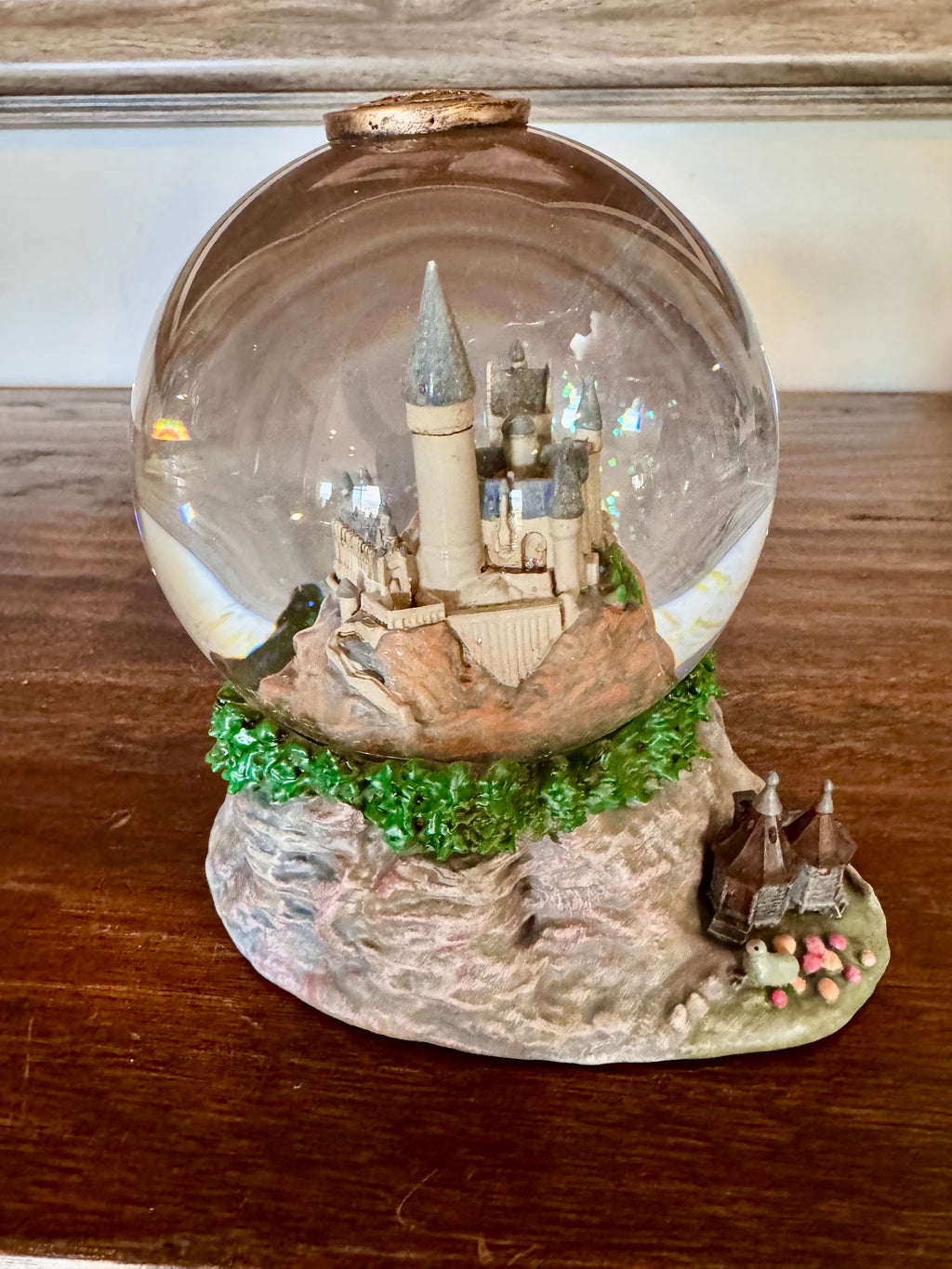NIB Wizarding World of Harry Potter Hogwarts Castle w/ Hagrid Hut Waterball
