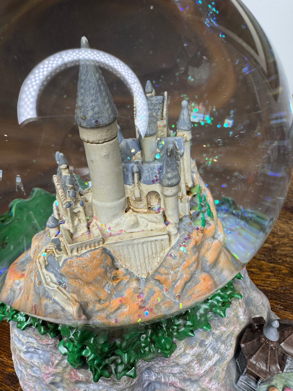 NIB Wizarding World of Harry Potter Hogwarts Castle w/ Hagrid Hut Waterball