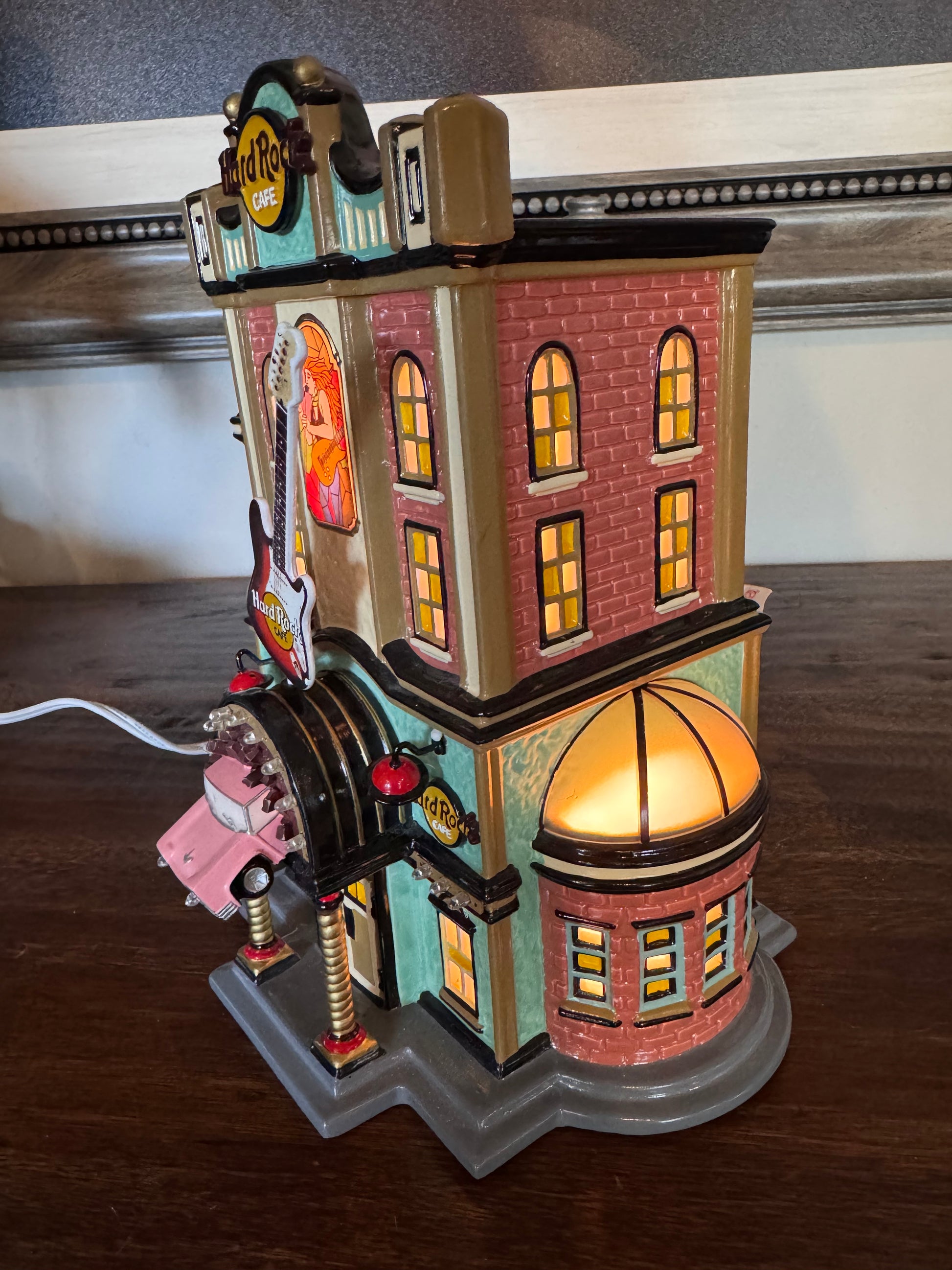 Retired Dept 56 Hard Rock Cafe Light Up Building w/Original Box *READ FULL DESCRIPTION*
