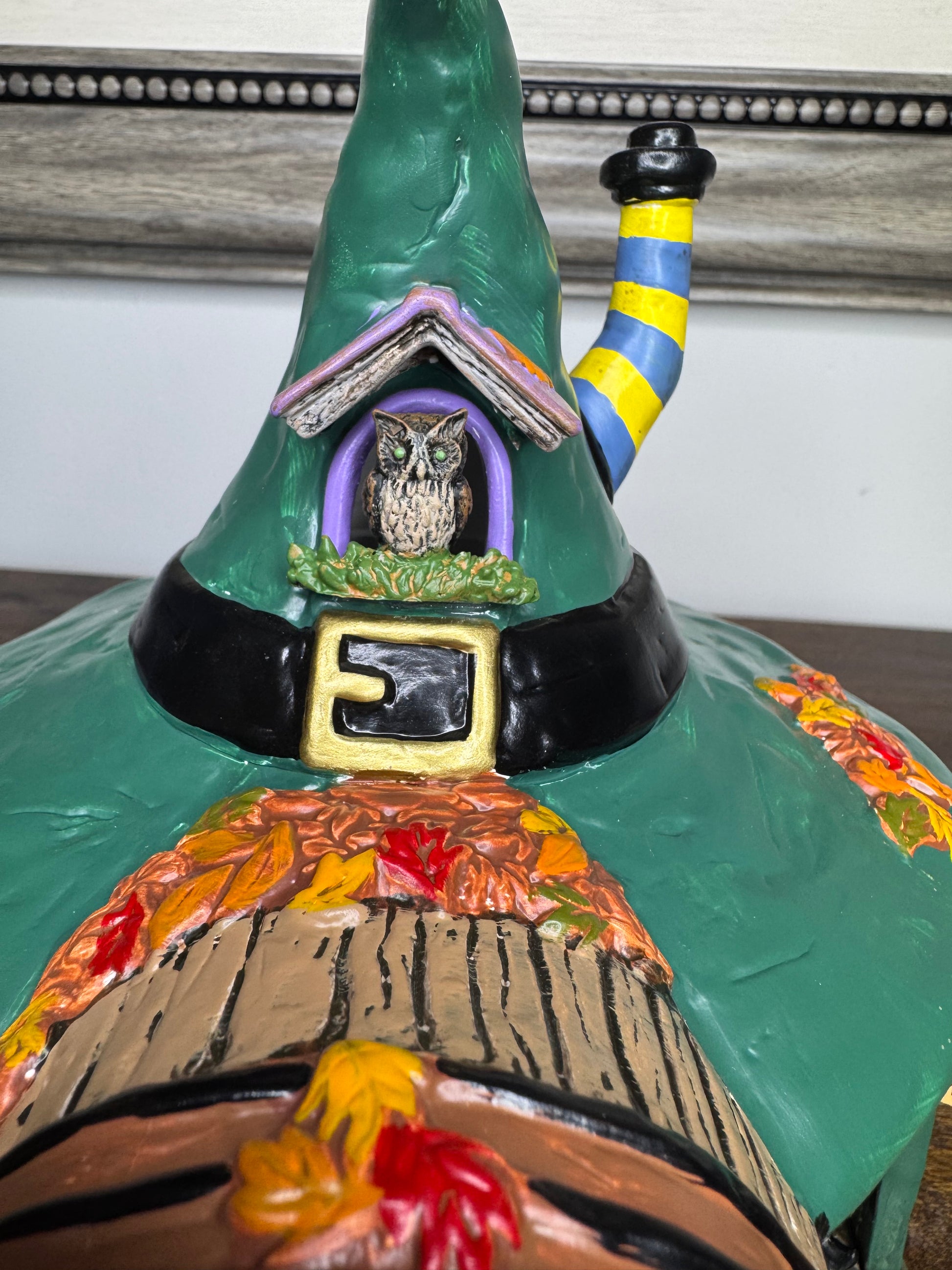 NIB Dept 56 Snow Village Halloween "Samatha's BOO-tique"