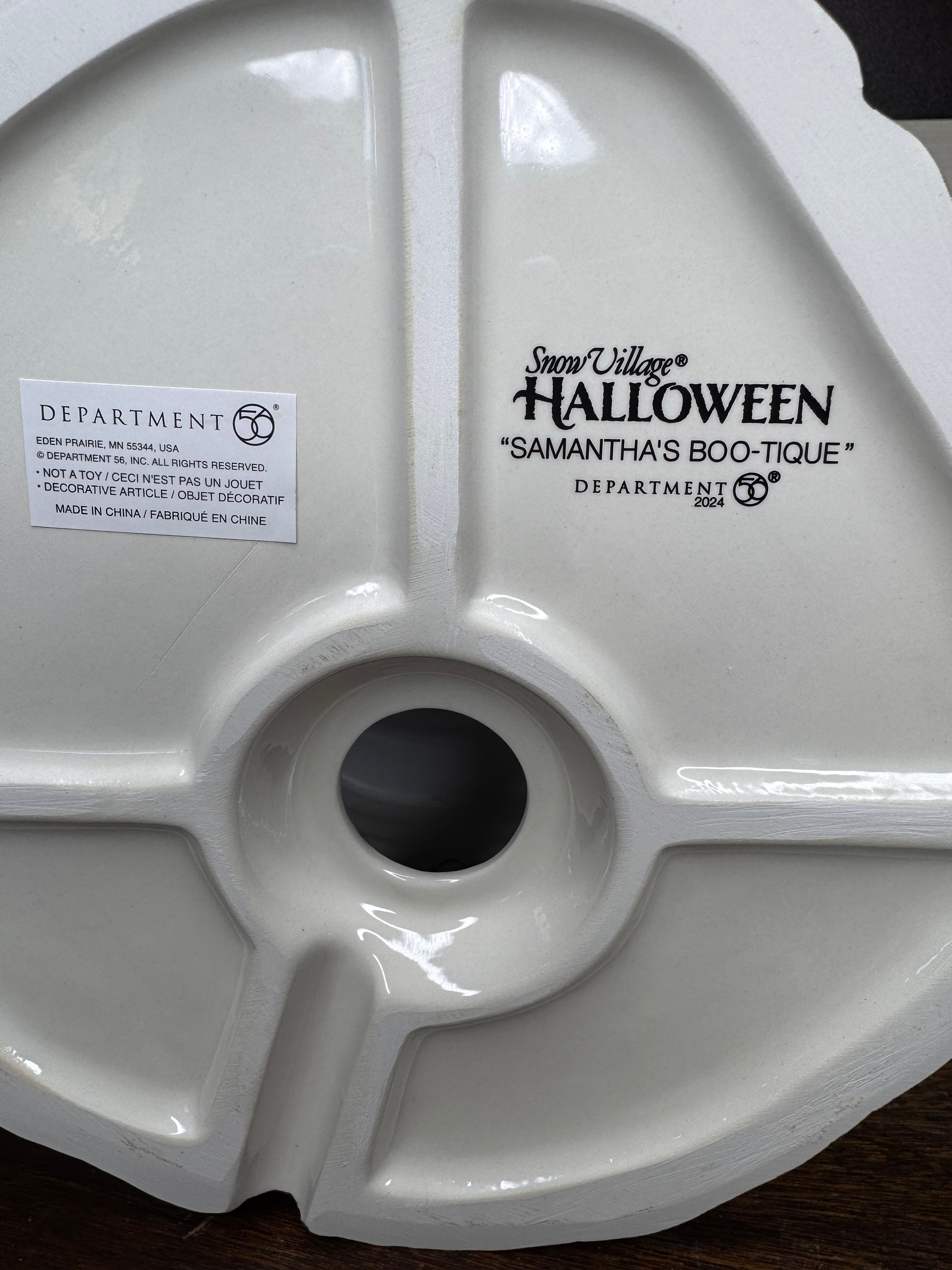 NIB Dept 56 Snow Village Halloween "Samatha's BOO-tique"