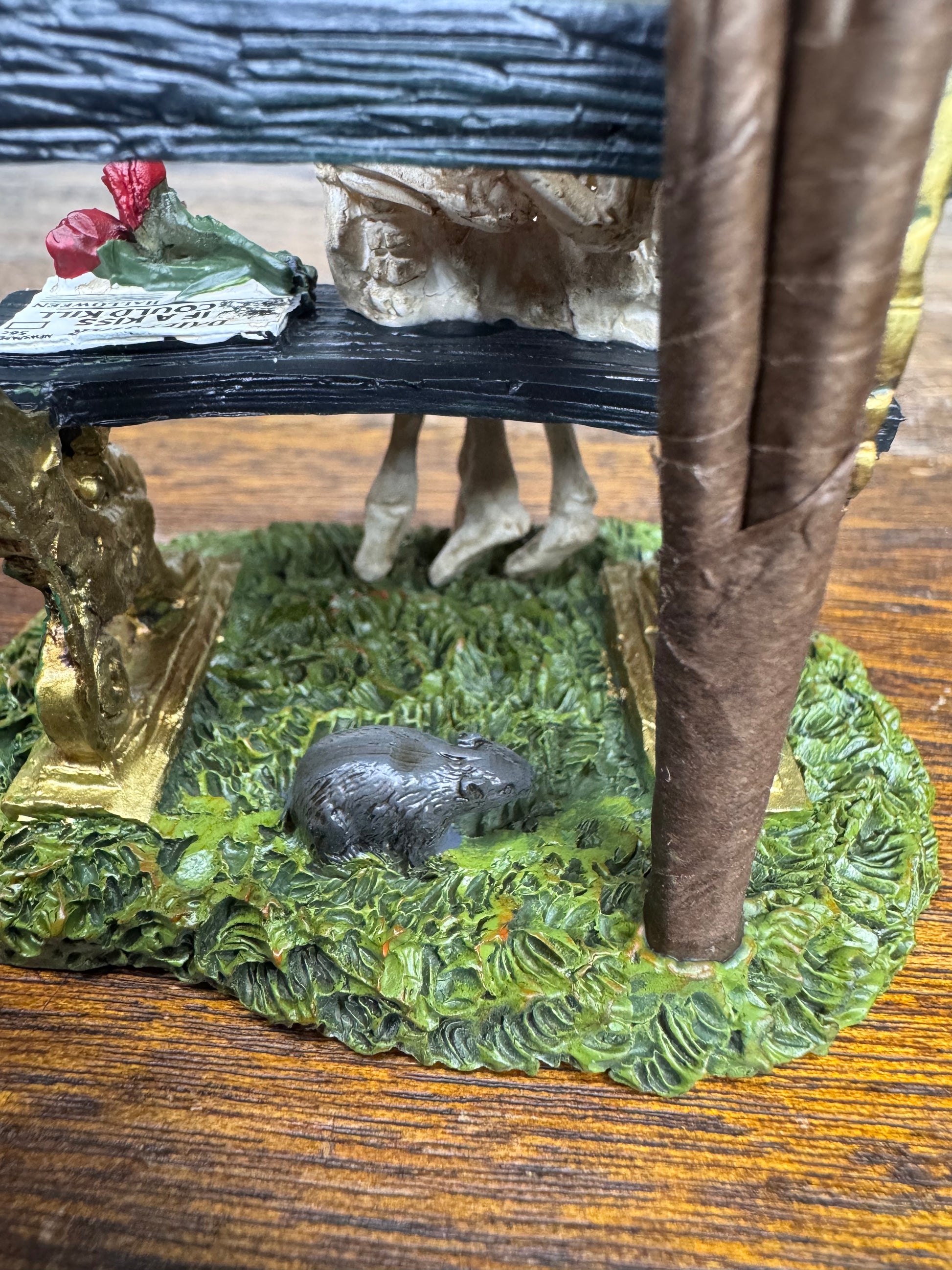 NIB Dept 56 Snow Village Accessory "Kiss of Death"