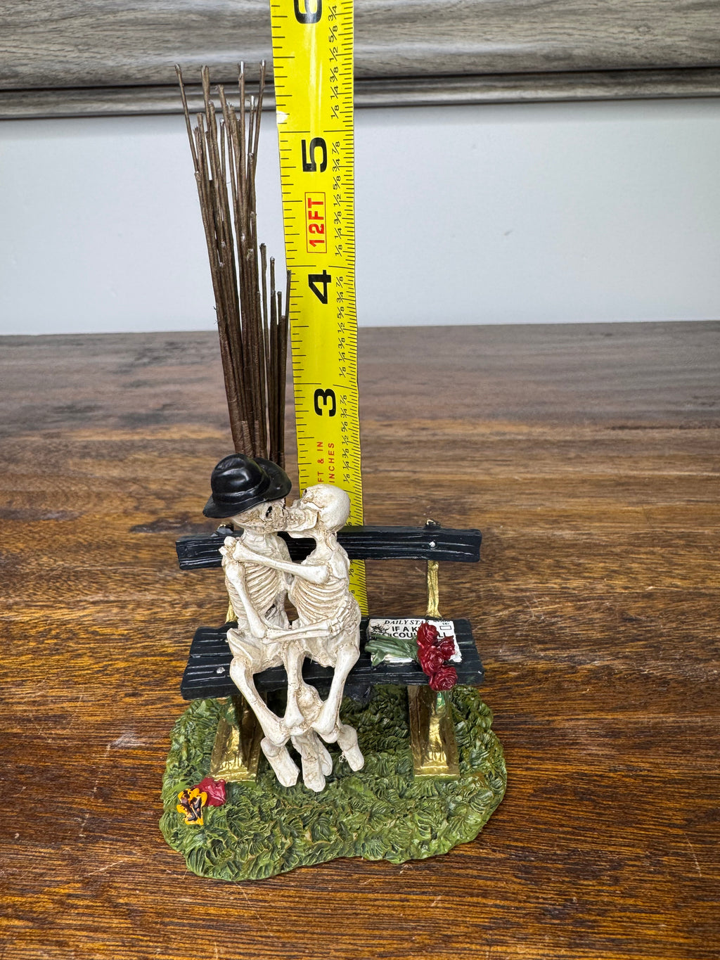 NIB Dept 56 Snow Village Accessory "Kiss of Death"