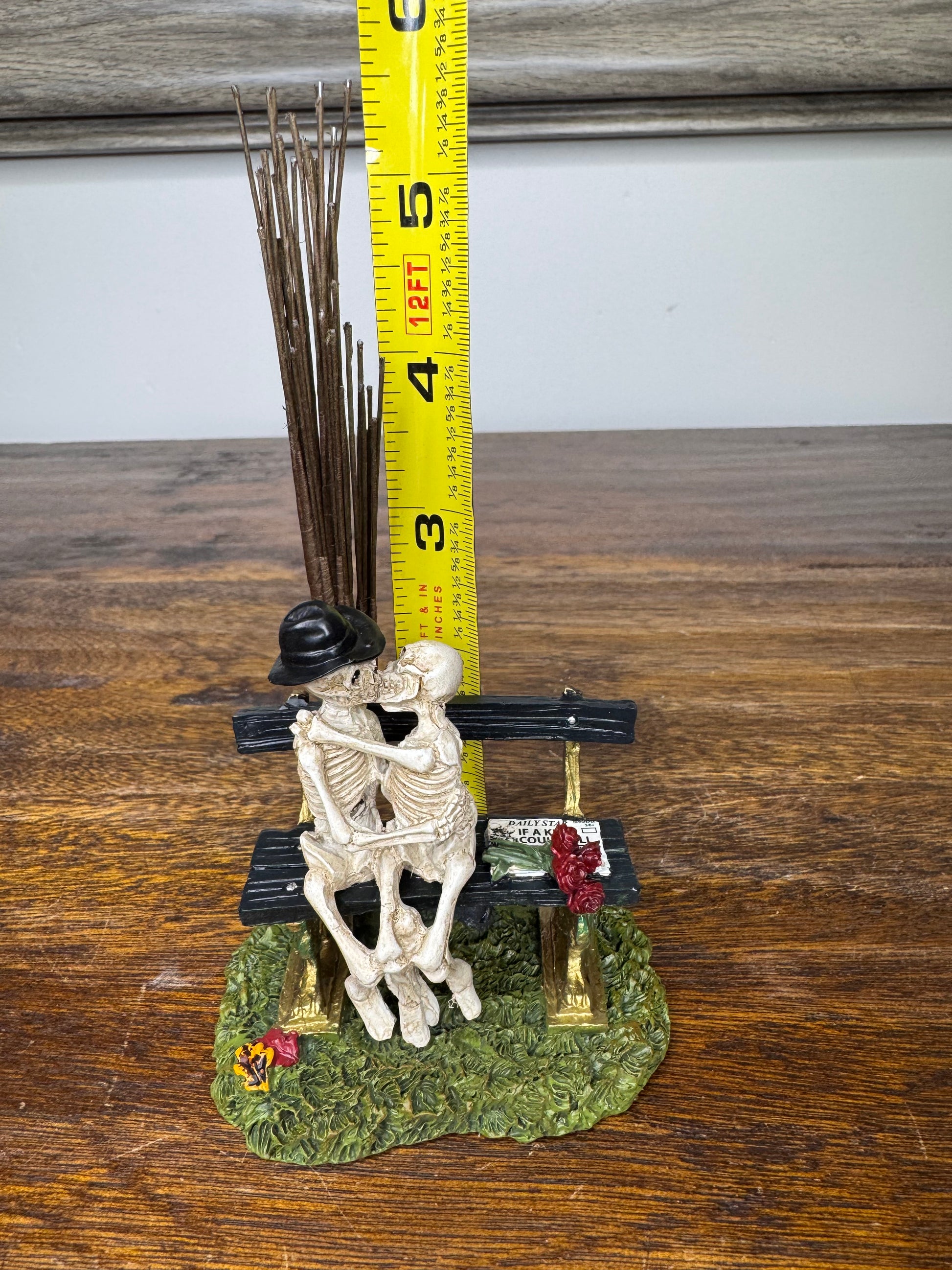 NIB Dept 56 Snow Village Accessory "Kiss of Death"