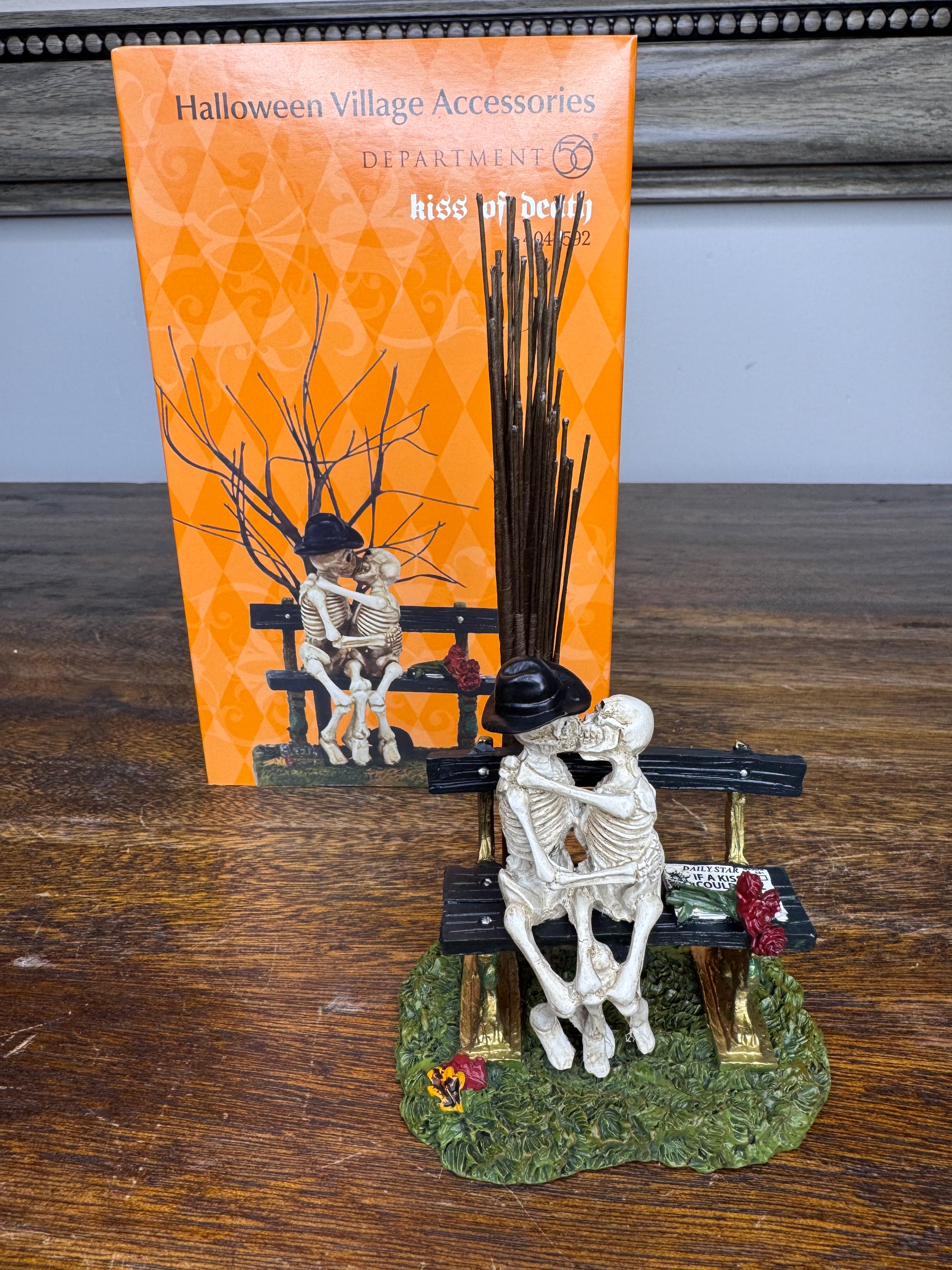 NIB Dept 56 Snow Village Accessory "Kiss of Death"