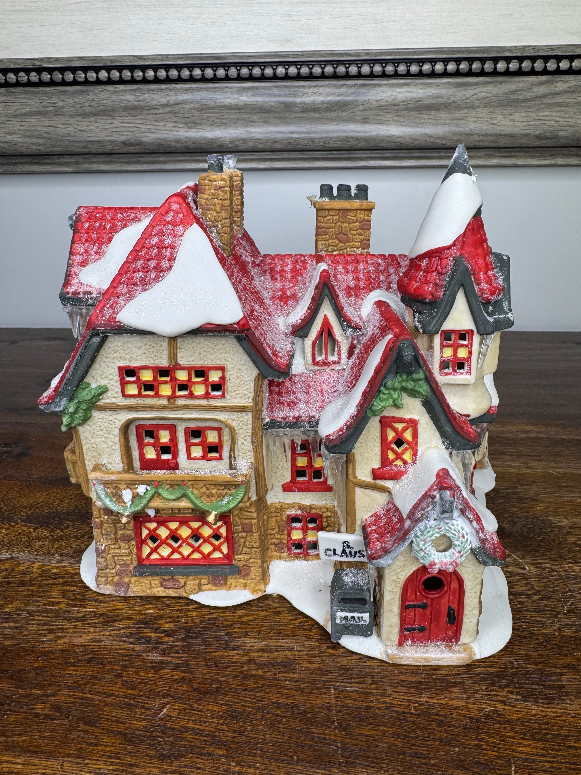 Retired Dept 56 North Pole Village "Santa's Workshop" w/ Original Box
