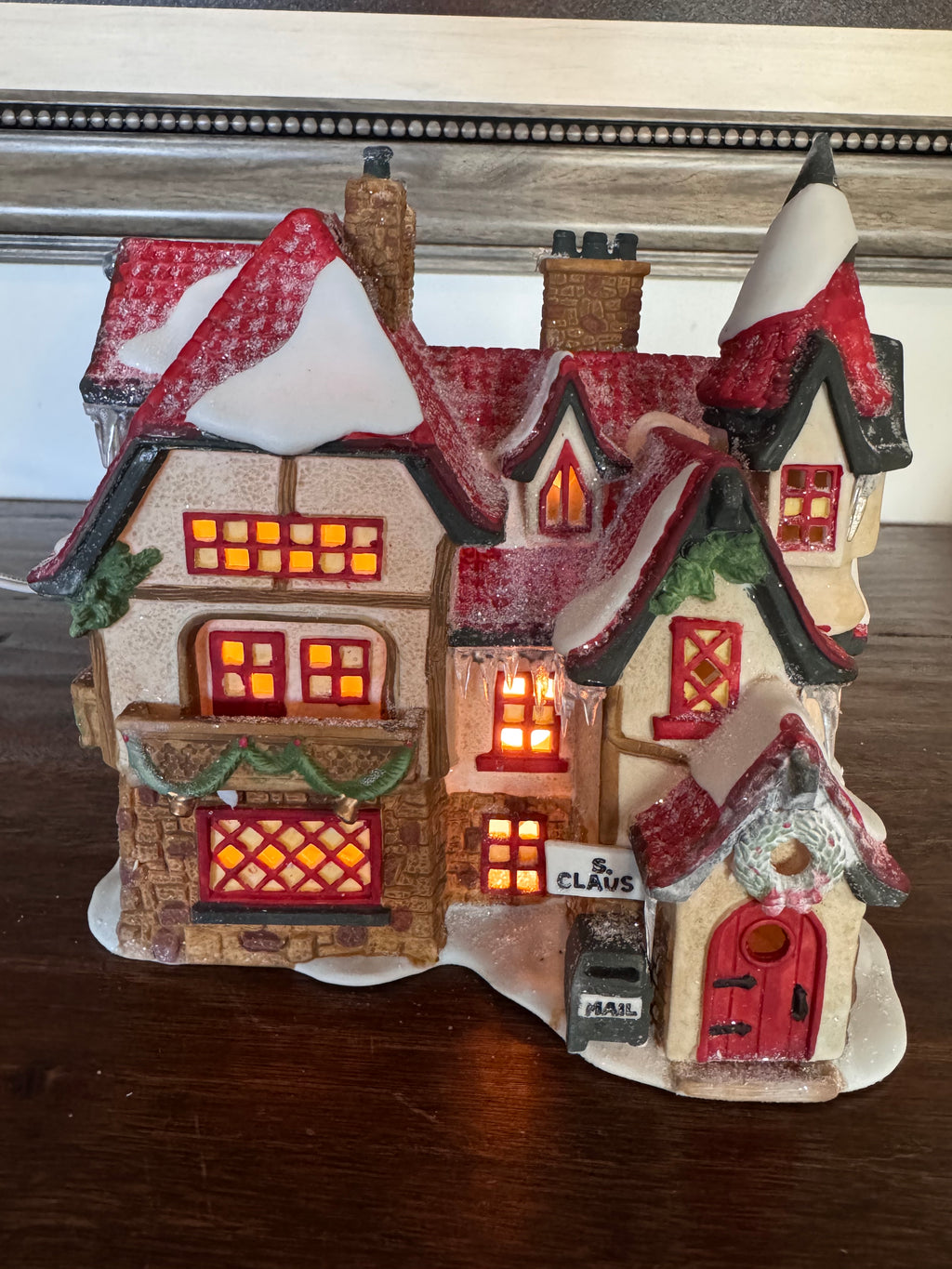 Retired Dept 56 North Pole Village "Santa's Workshop" w/ Original Box