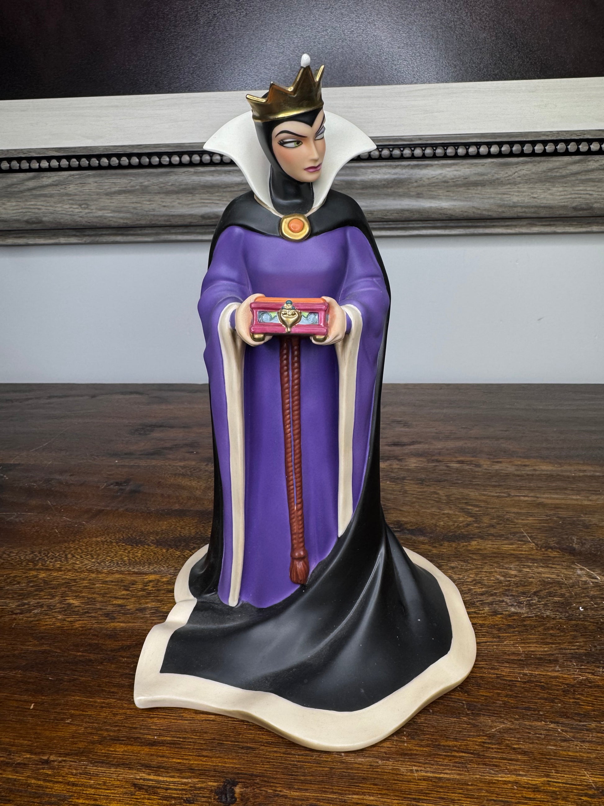WDCC Evil Queen "Bring Back Her Heart" Figurine w/ Original Box and COA