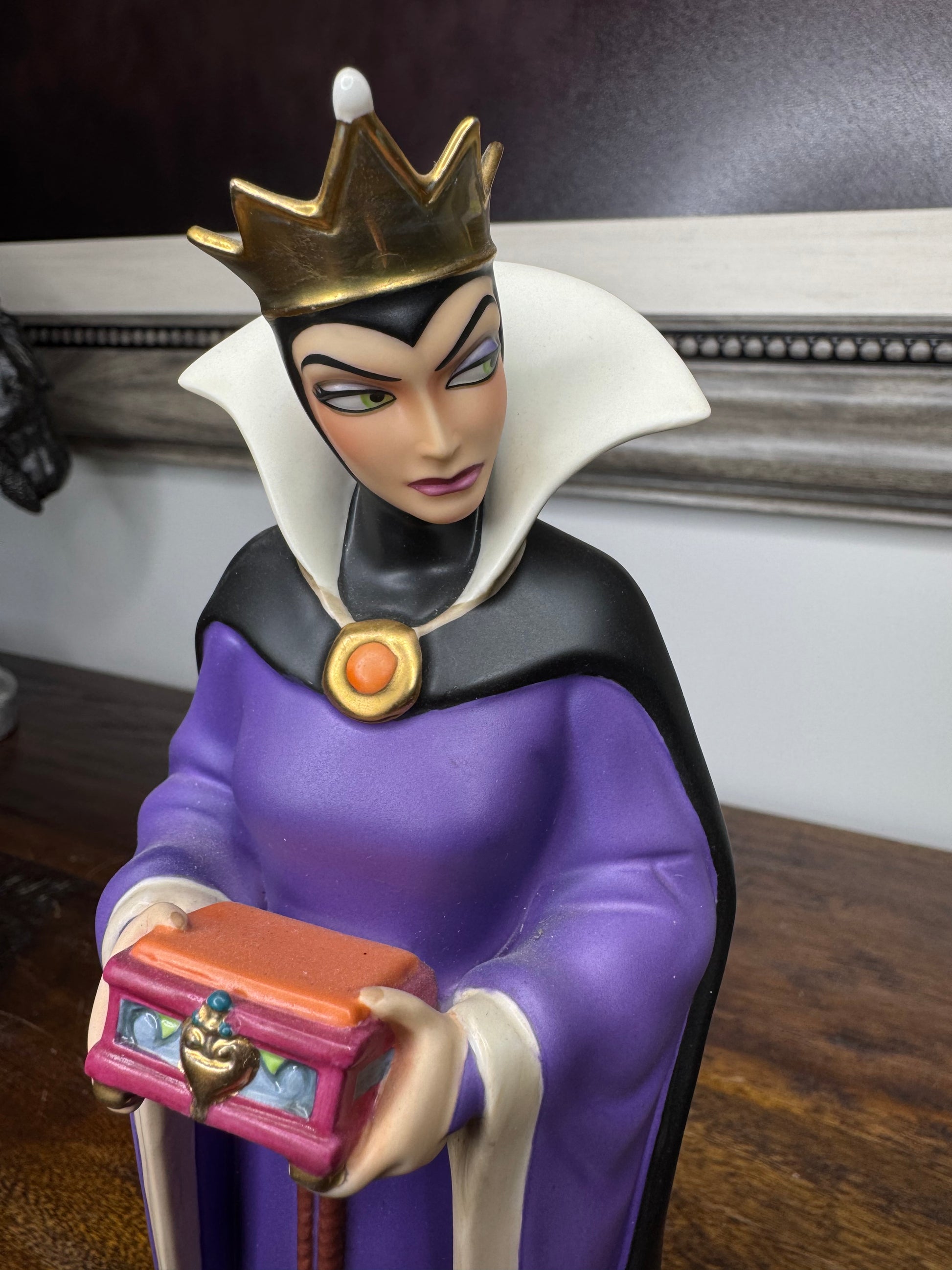 WDCC Evil Queen "Bring Back Her Heart" Figurine w/ Original Box and COA