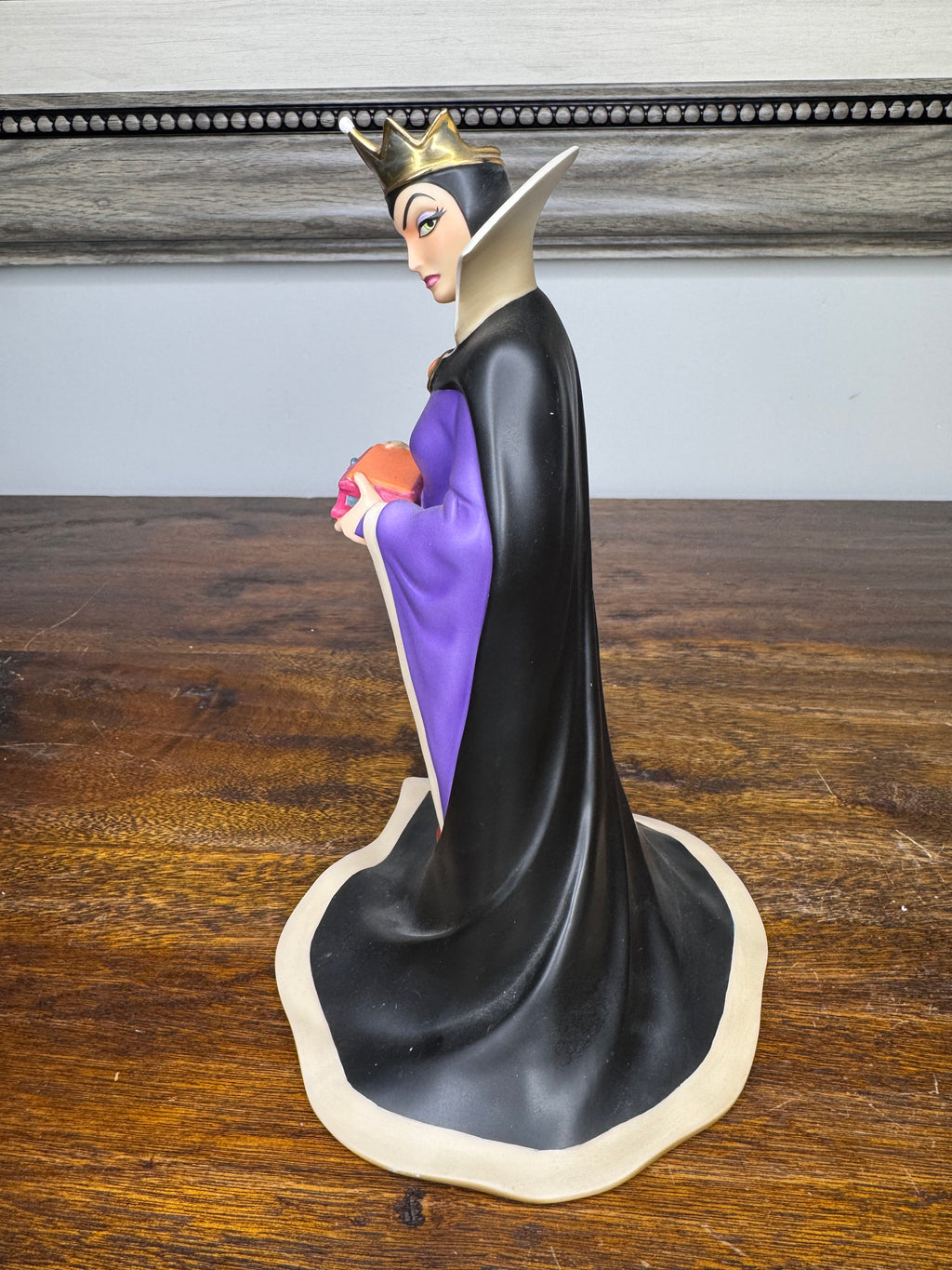 WDCC Evil Queen "Bring Back Her Heart" Figurine w/ Original Box and COA
