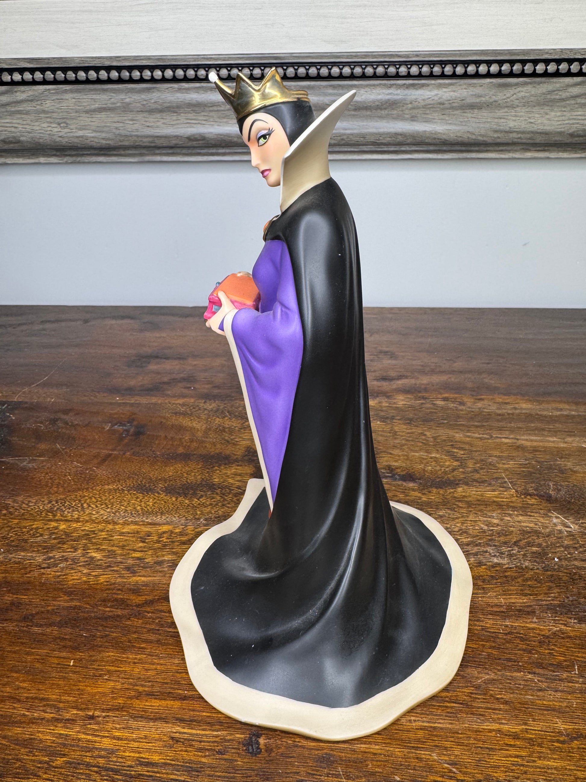 WDCC Evil Queen "Bring Back Her Heart" Figurine w/ Original Box and COA