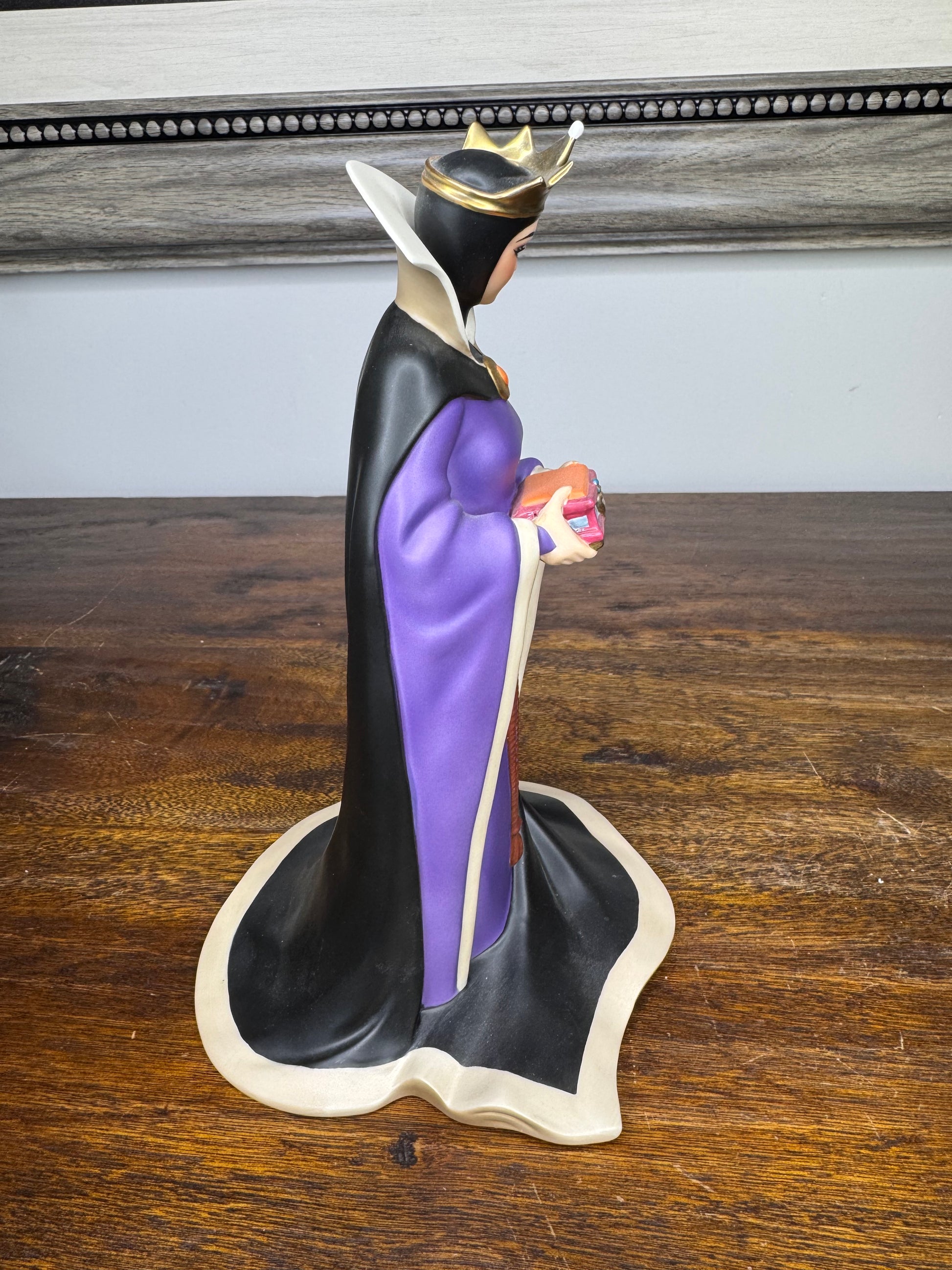 WDCC Evil Queen "Bring Back Her Heart" Figurine w/ Original Box and COA
