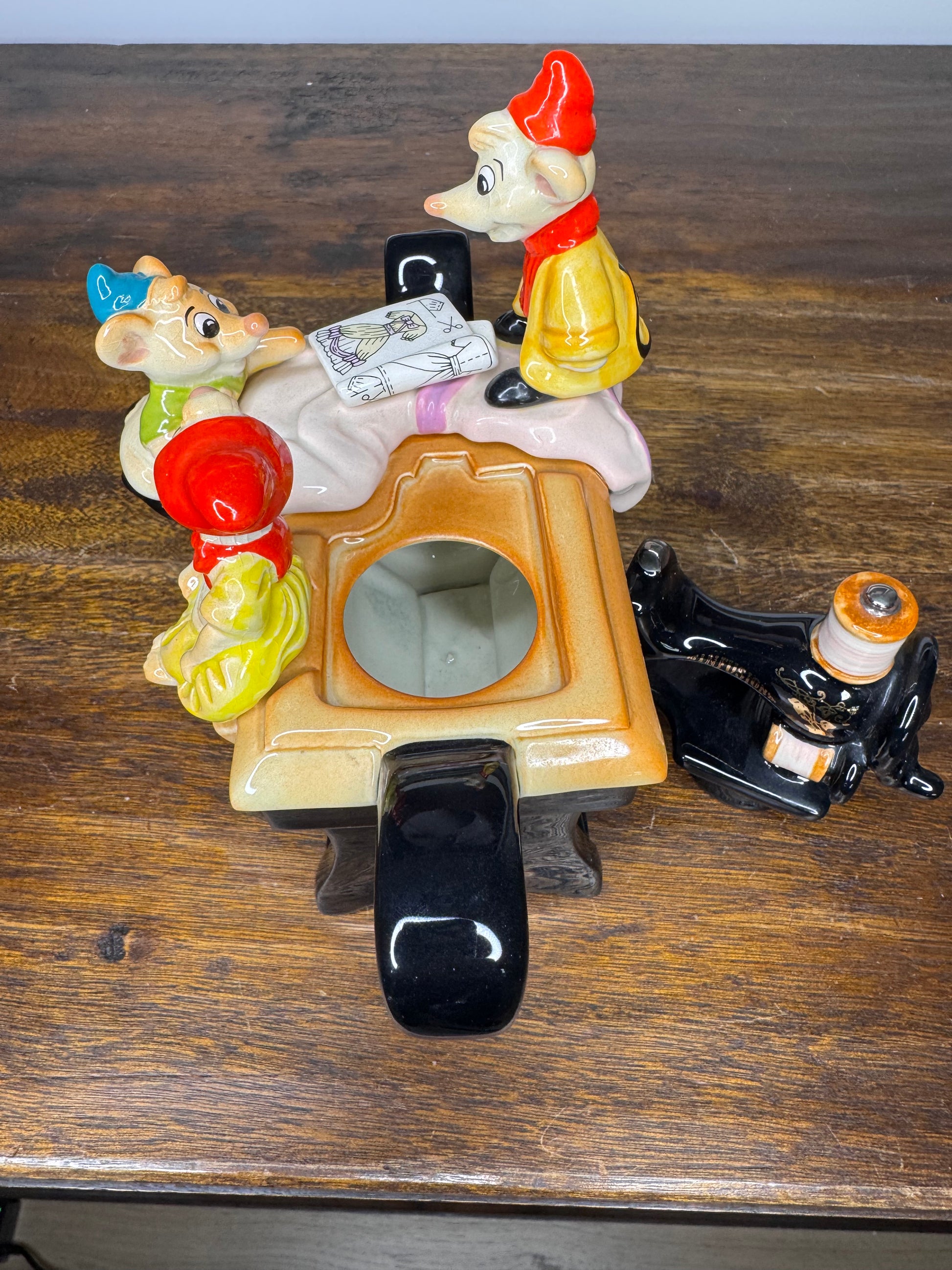 Vintage 1996 Paul carder Limited Edition Disney Cinderella Tea Pot w/ Original Box (No Styrofoam Insert)