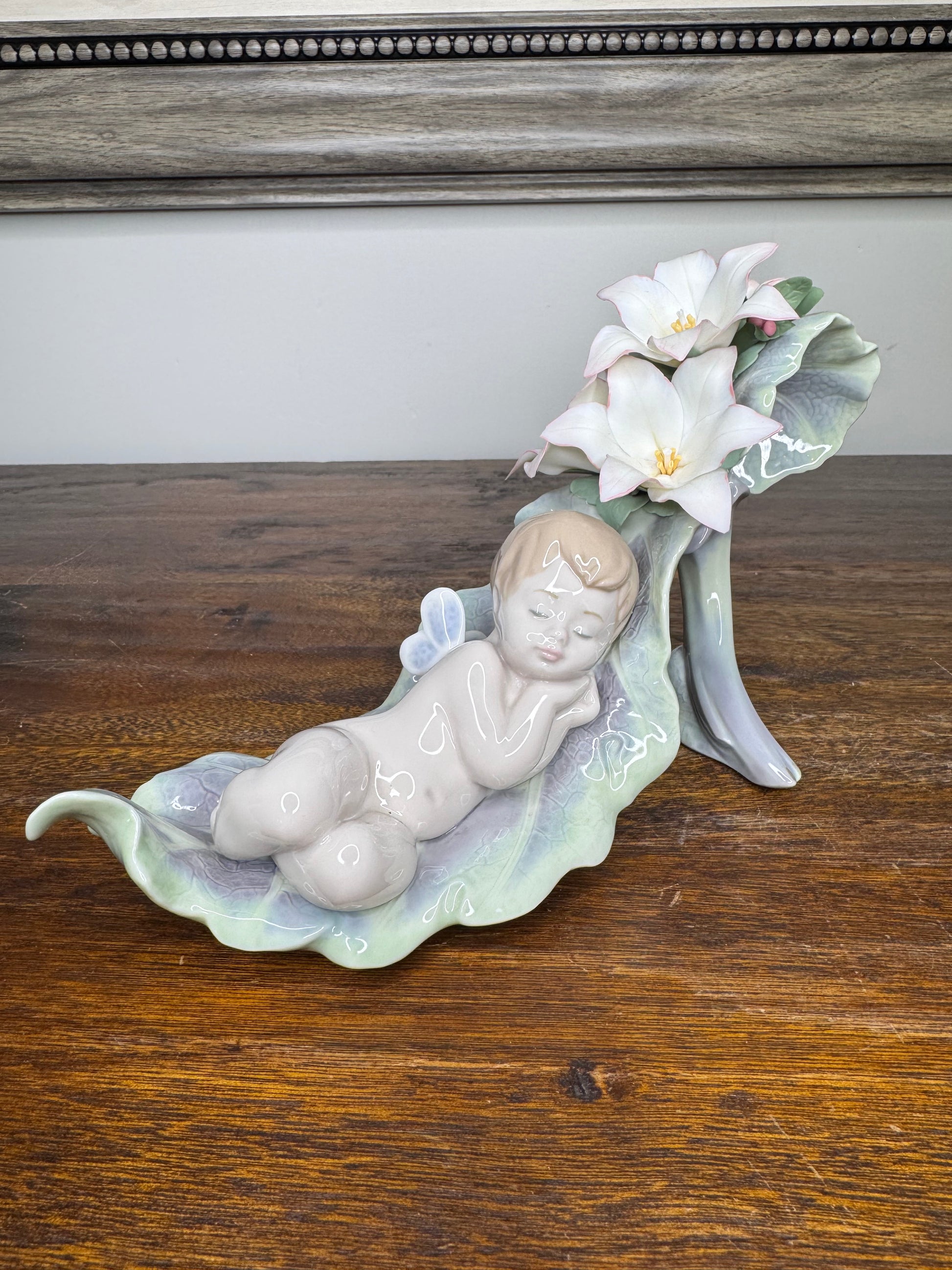 Lladro "Dreaming on Dew Drops" Figurine w/ Original Box