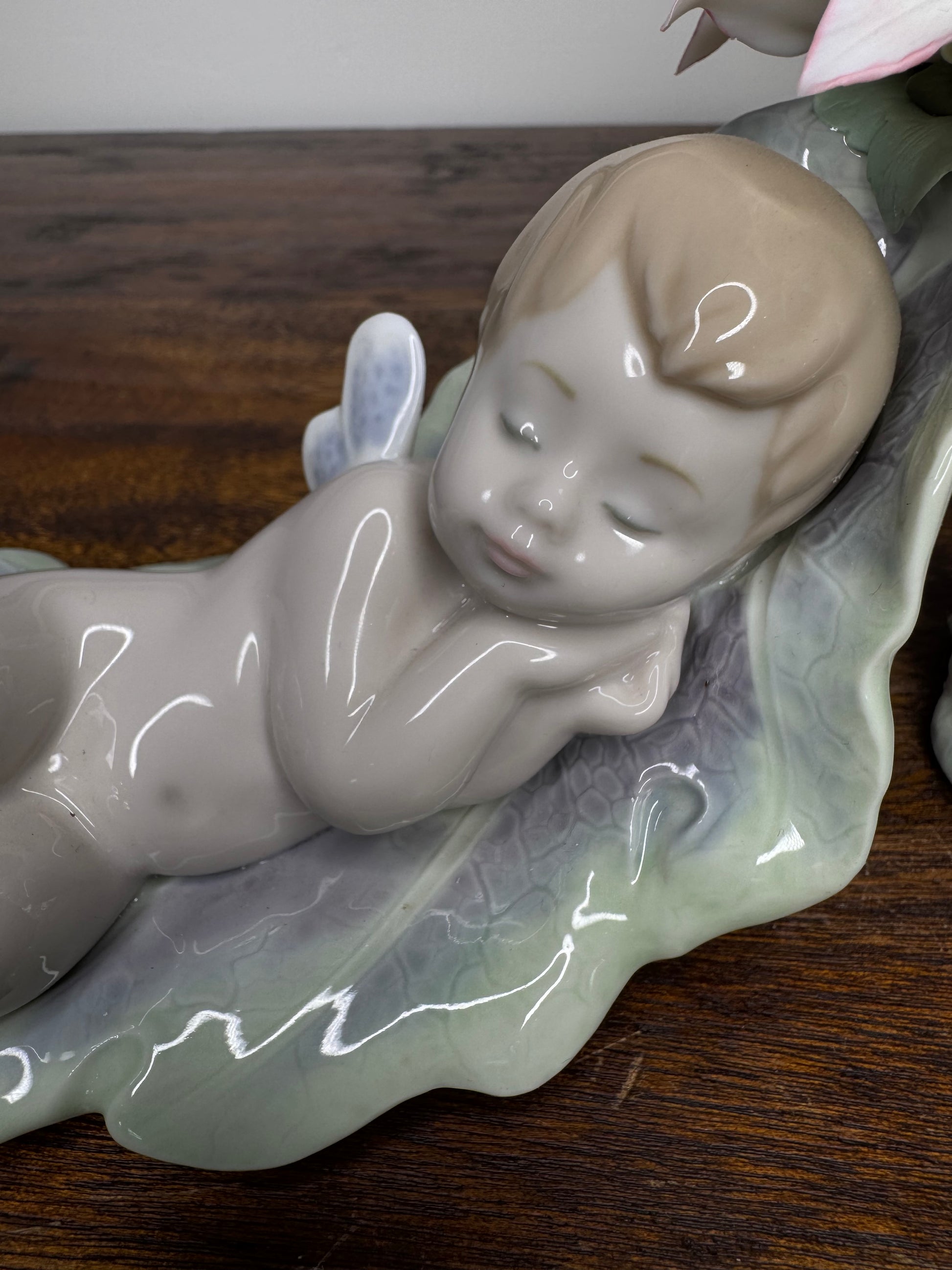 Lladro "Dreaming on Dew Drops" Figurine w/ Original Box