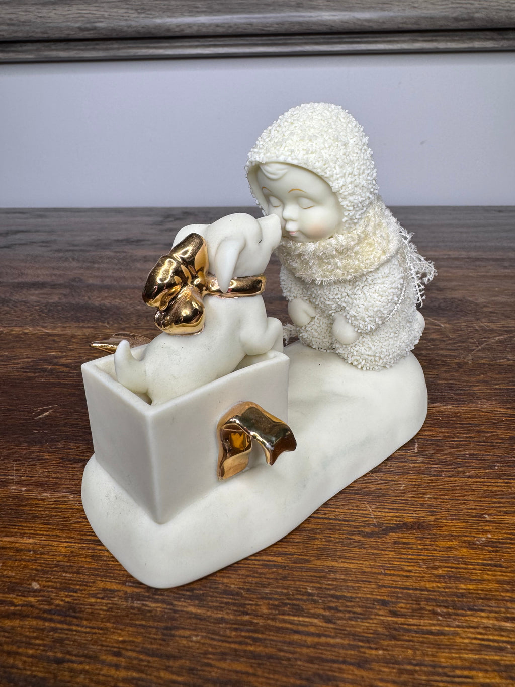 Retired 2004 Dept 56 "Puppy Kisses" Snowbabies Figurine
