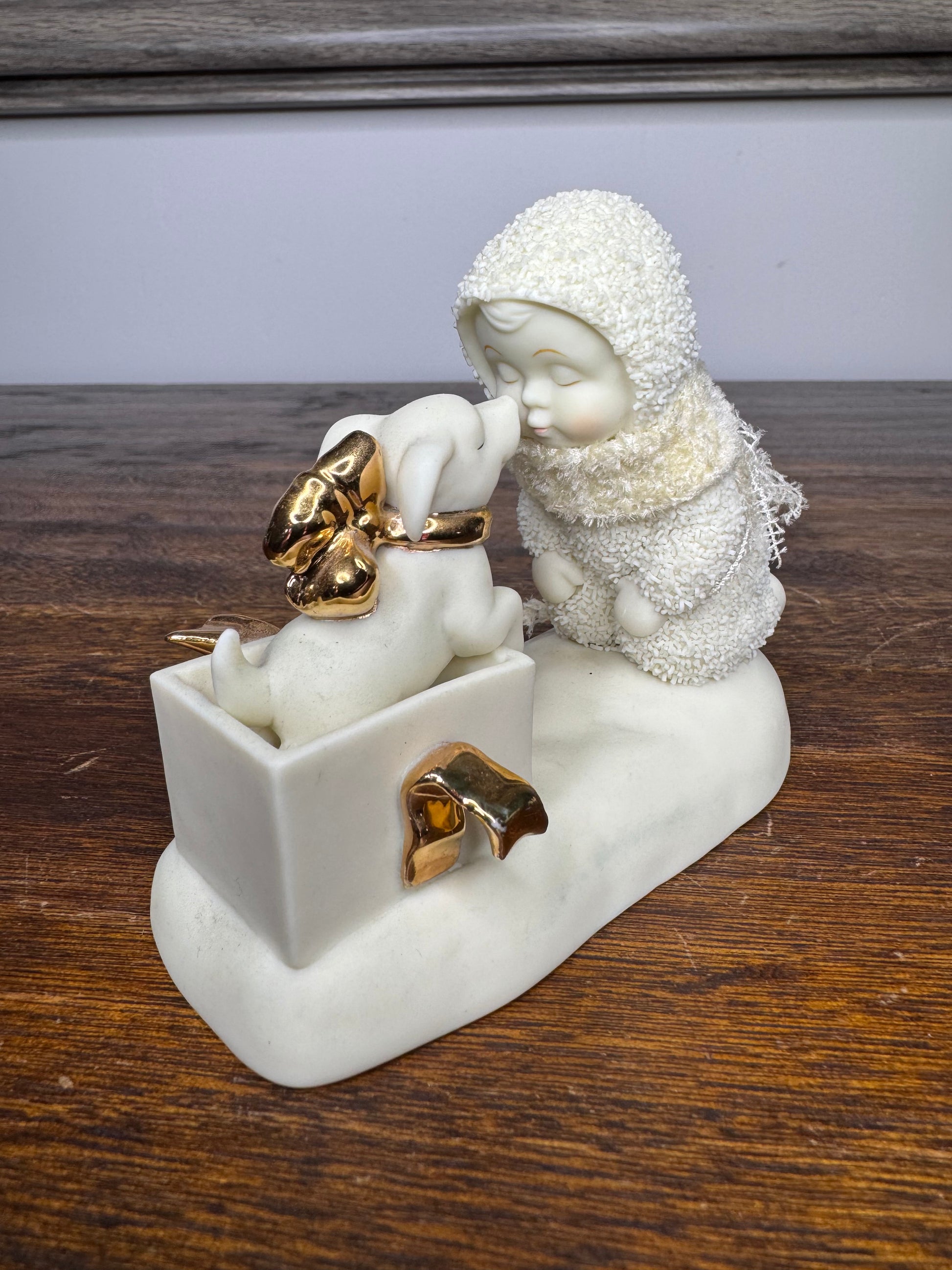 Retired 2004 Dept 56 "Puppy Kisses" Snowbabies Figurine
