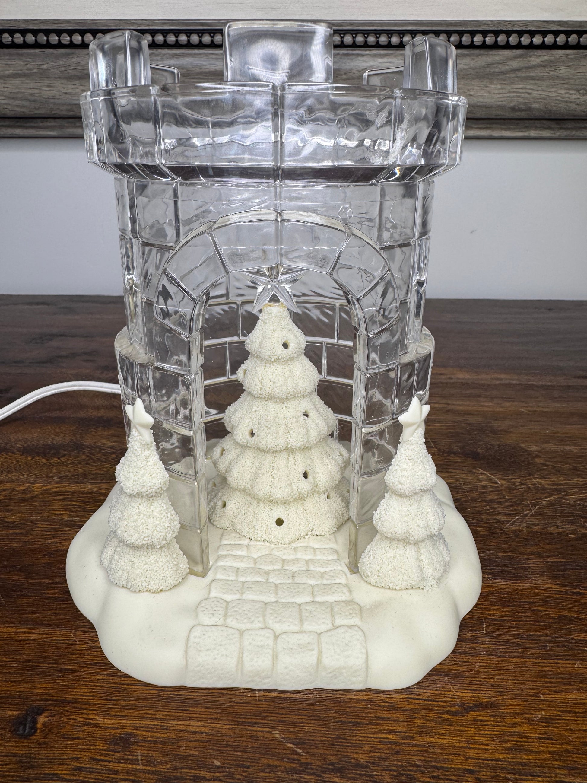 Retired 1999 Dept 56 Snowbabies Tower of Light Accessory