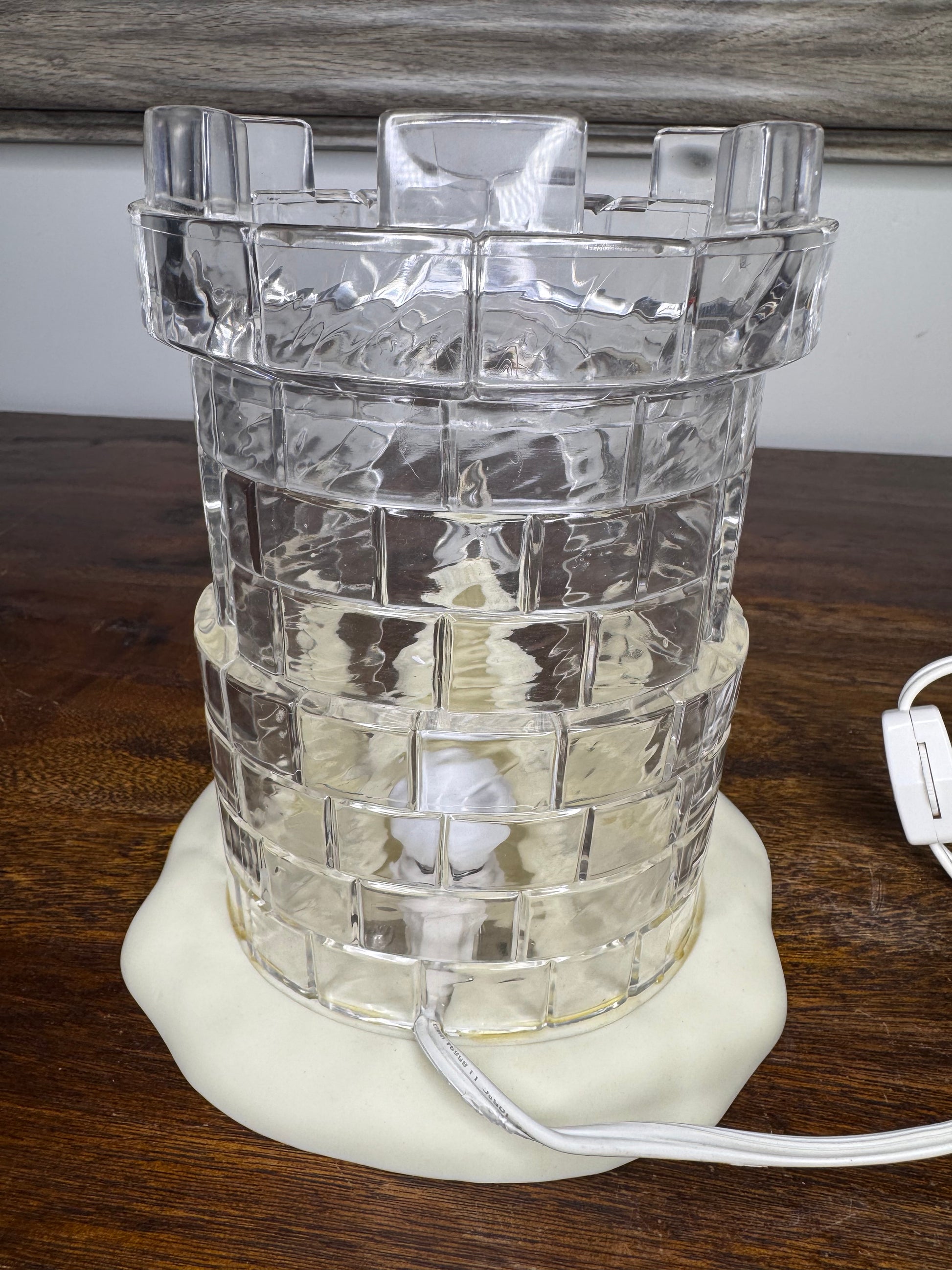 Retired 1999 Dept 56 Snowbabies Tower of Light Accessory