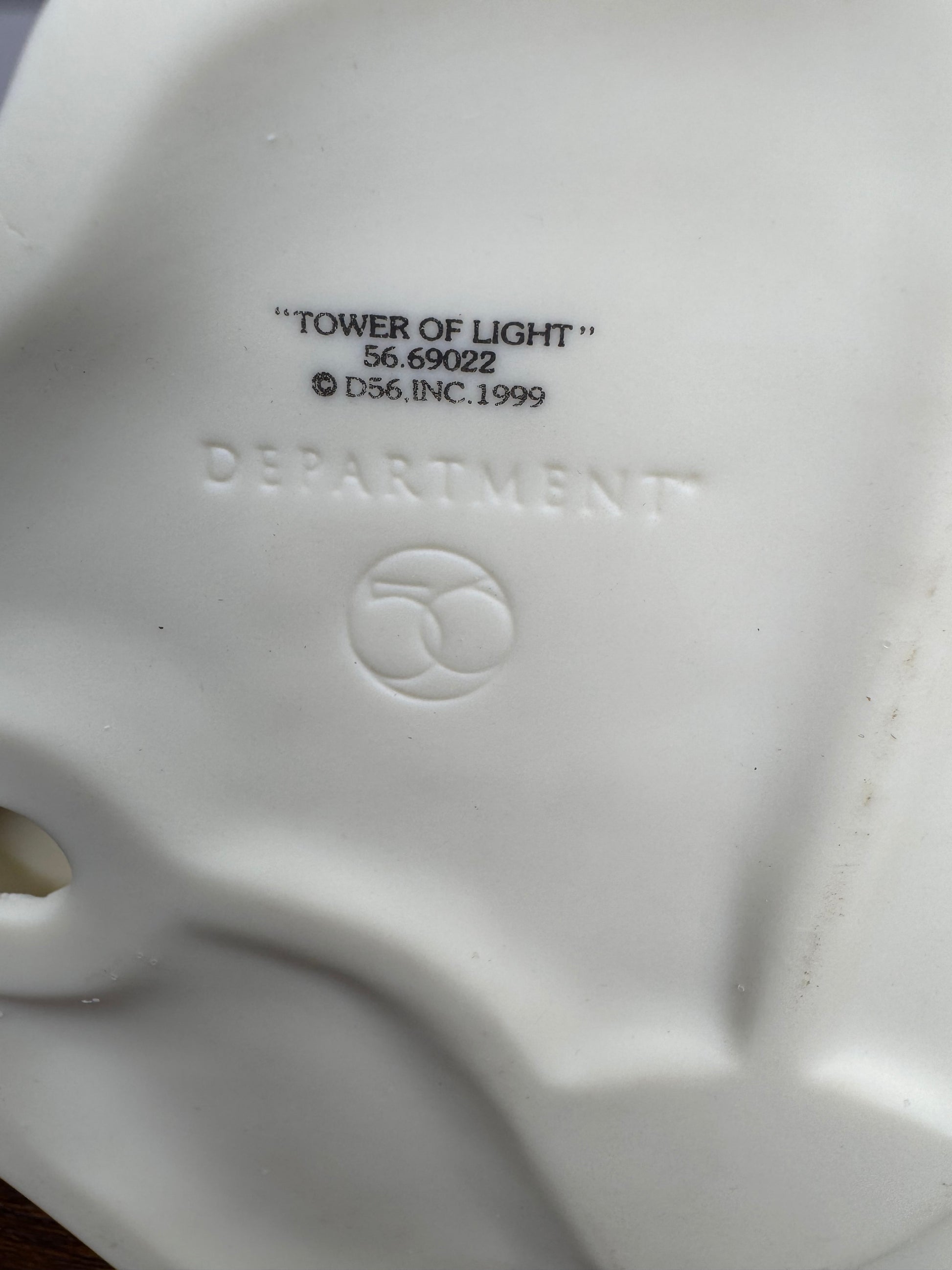 Retired 1999 Dept 56 Snowbabies Tower of Light Accessory