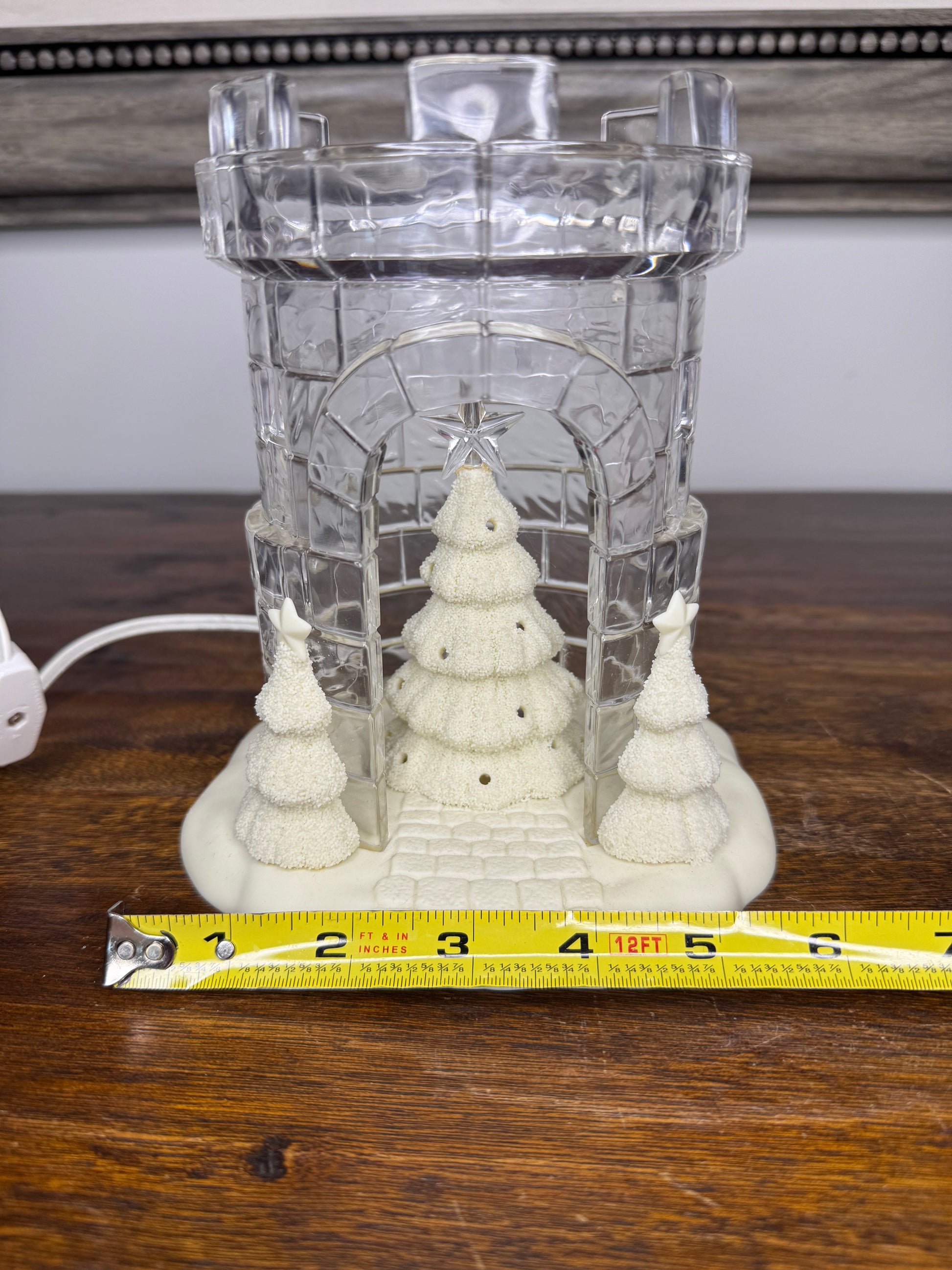 Retired 1999 Dept 56 Snowbabies Tower of Light Accessory