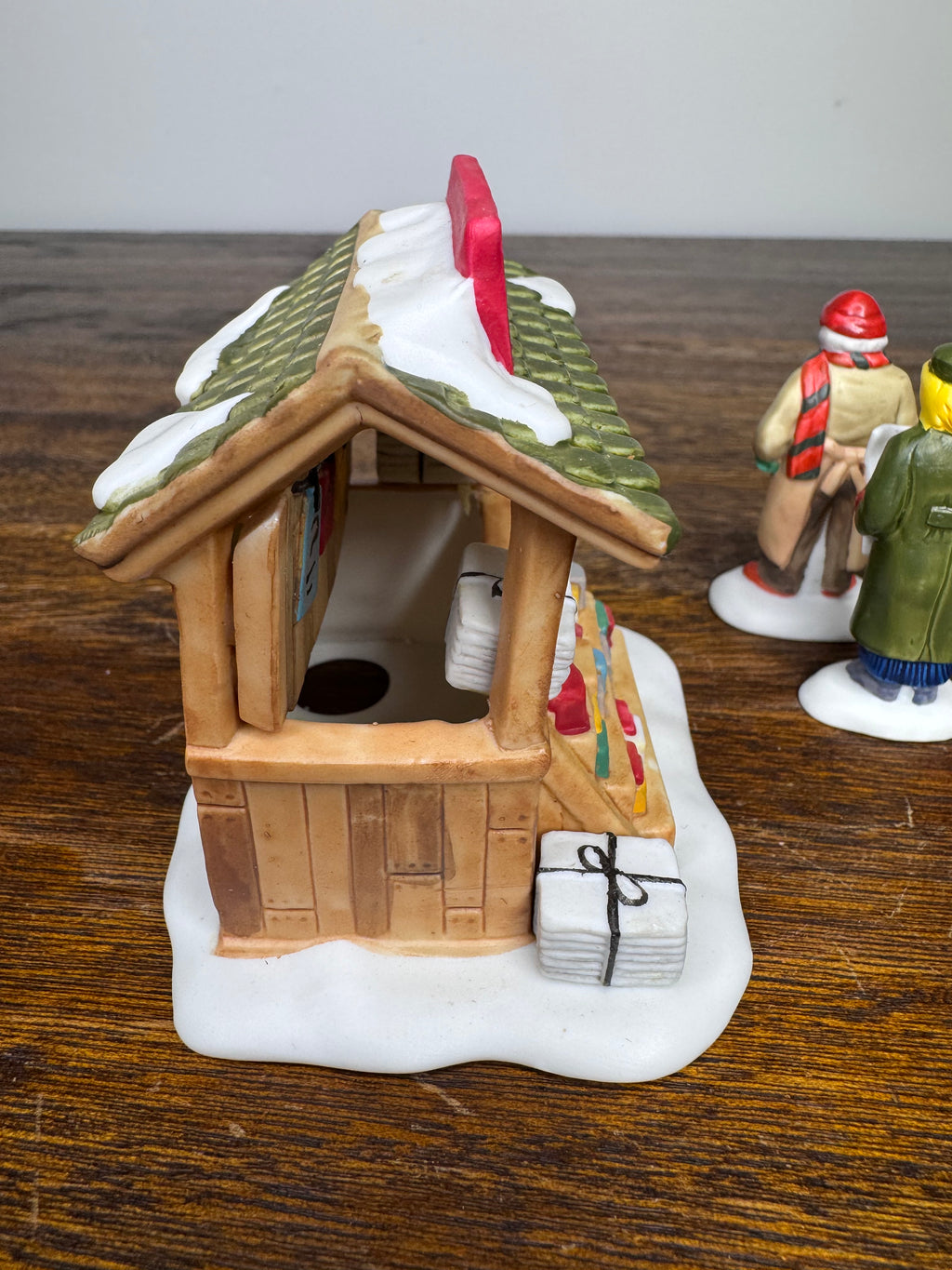 Retired Dept 56 Christmas Village Accessory City Newsstand 4 Piece Set