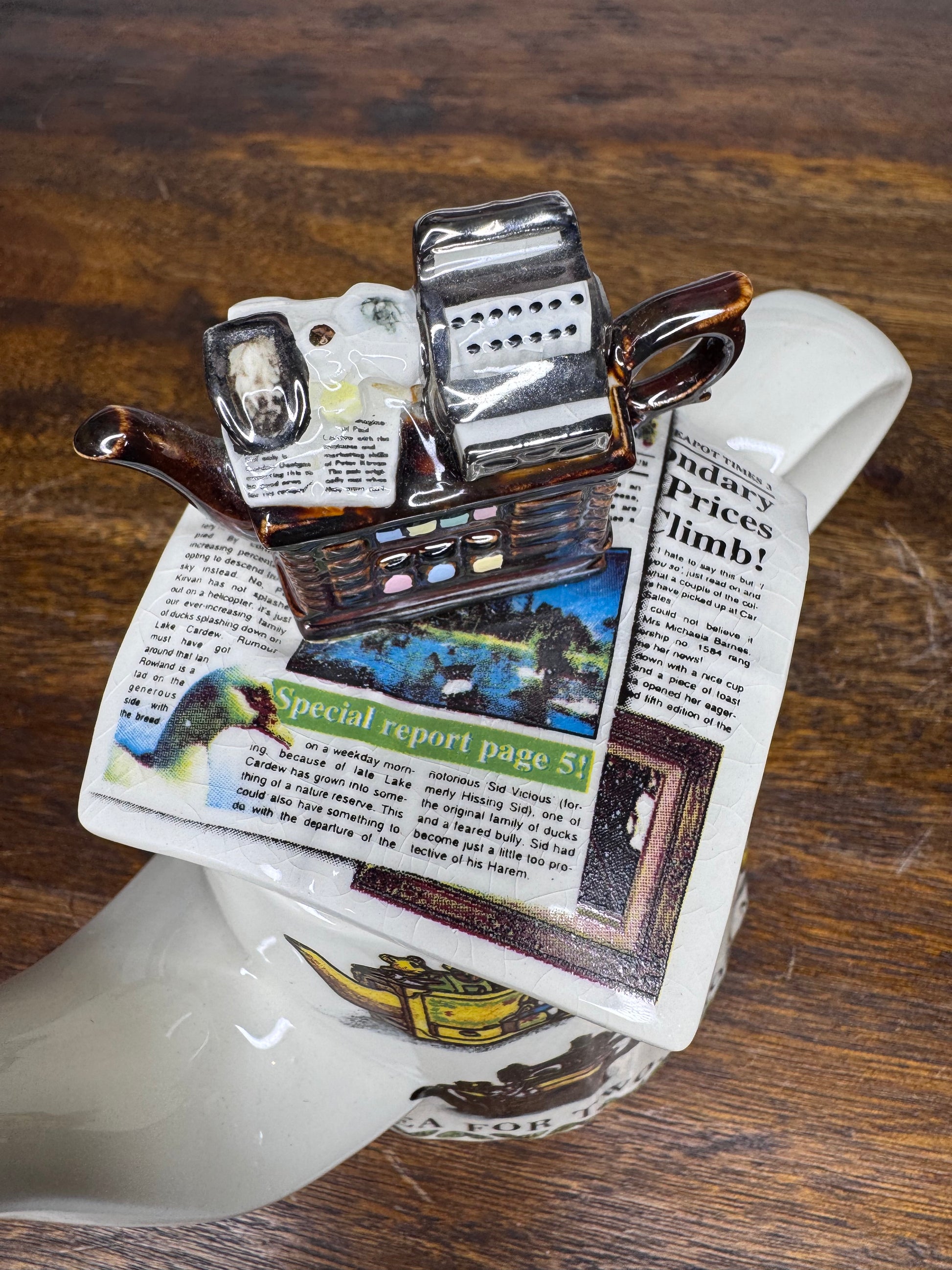 1997-1998 Paul Cardew Collectors Club Teapot