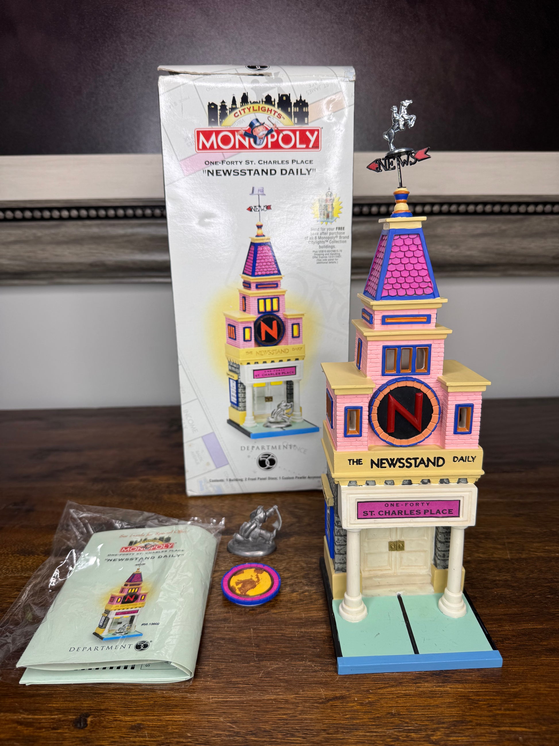 Dept 56 Newstand Daily Monopoly Village Light Up Building *READ FULL DESCRIPTION*