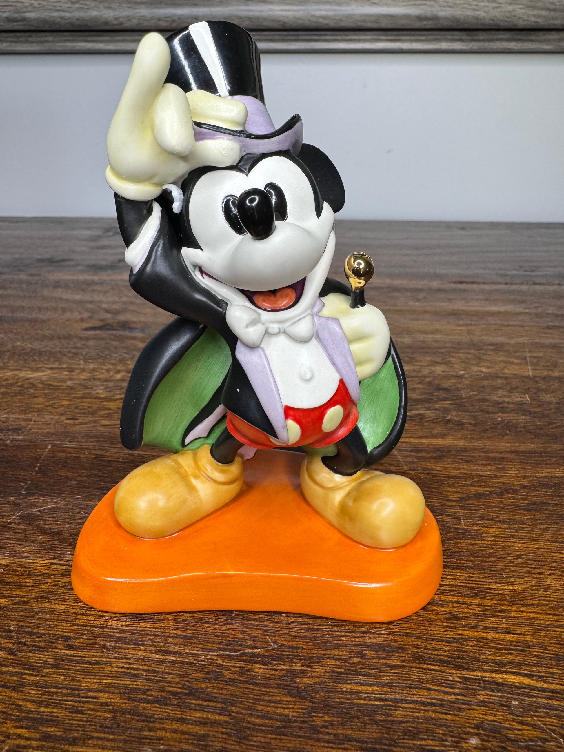 Vintage WDCC 1997 Disney Magician Micky "On With The Show" Figurine w/ Original Box and COA