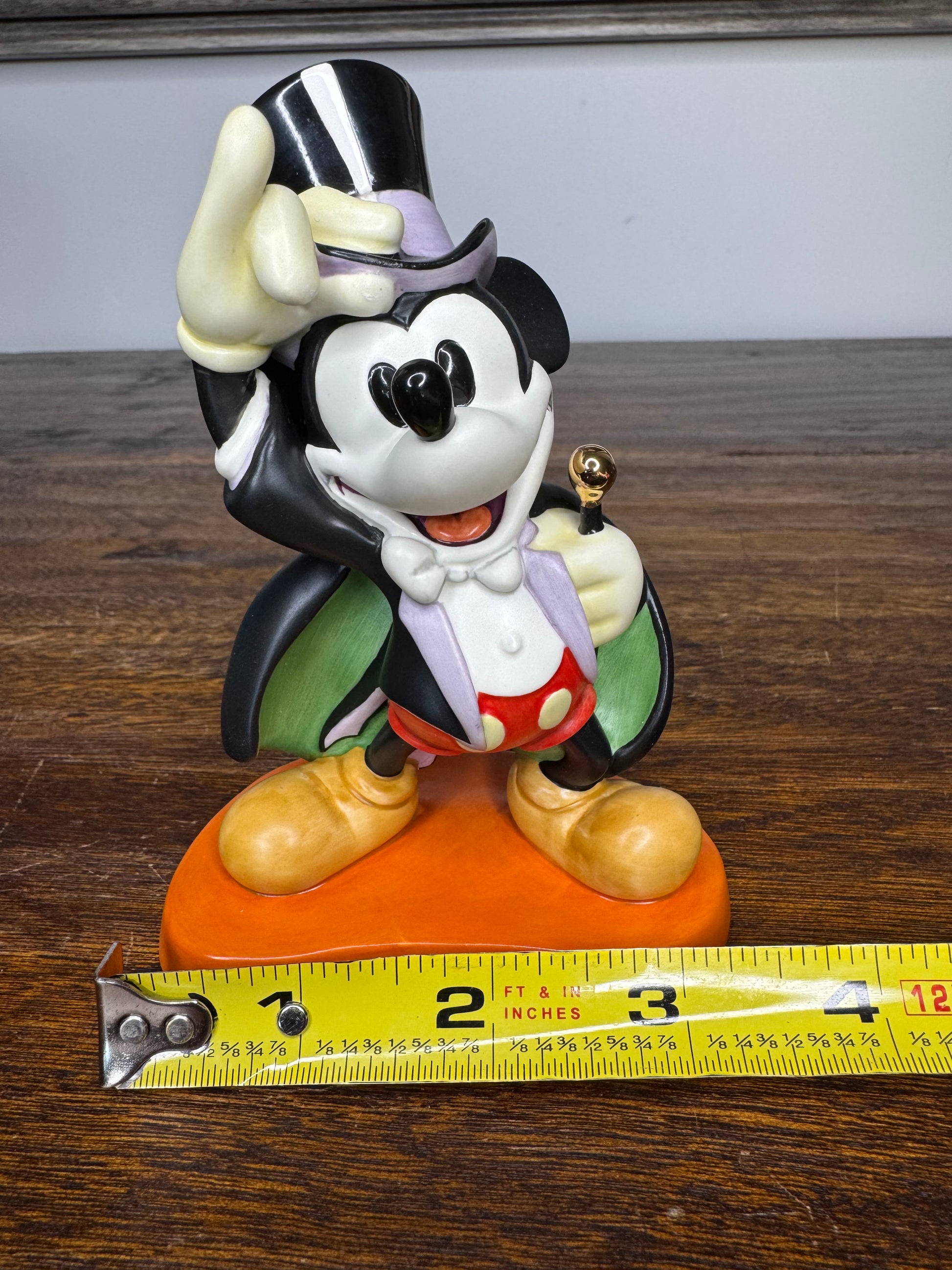Vintage WDCC 1997 Disney Magician Micky "On With The Show" Figurine w/ Original Box and COA