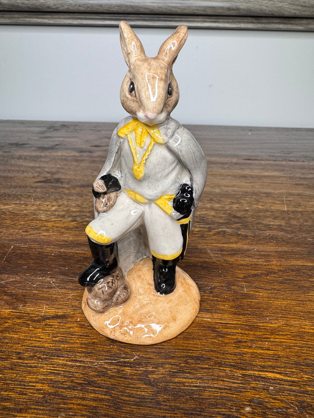 2002 Royal Doulton Bunnykins Sheriff of Nottingham Figurine w/ Original Box