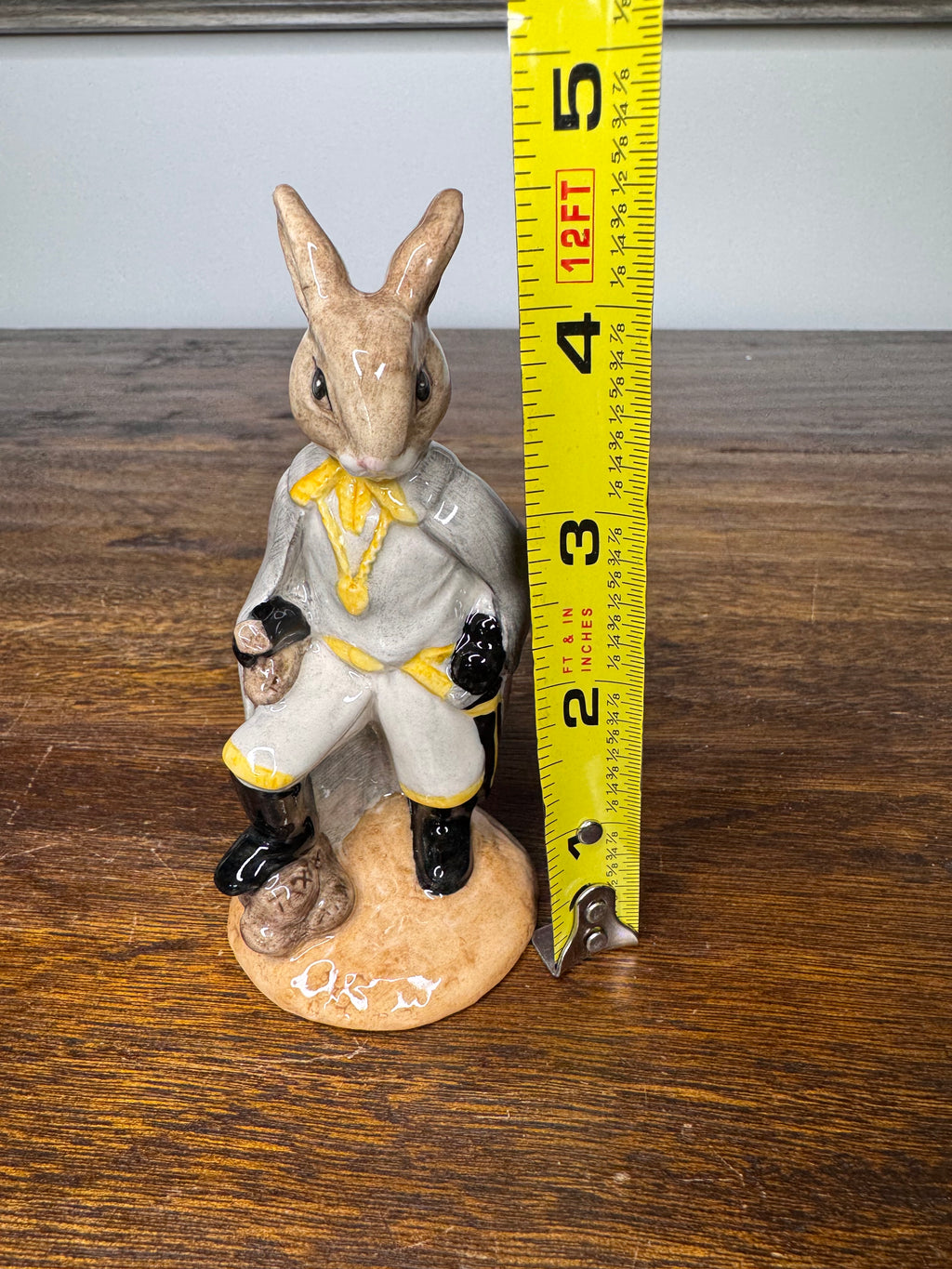 2002 Royal Doulton Bunnykins Sheriff of Nottingham Figurine w/ Original Box