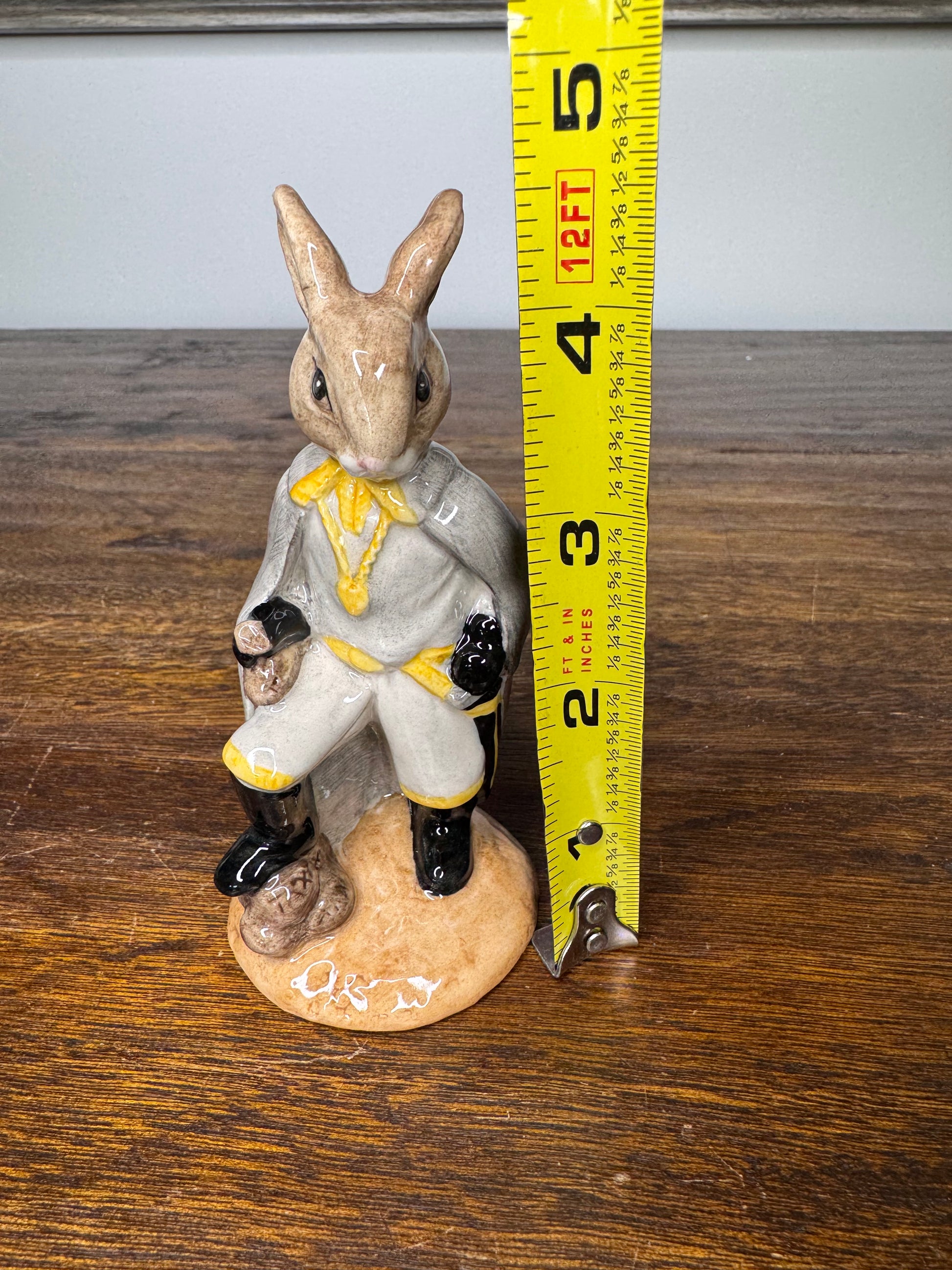 2002 Royal Doulton Bunnykins Sheriff of Nottingham Figurine w/ Original Box