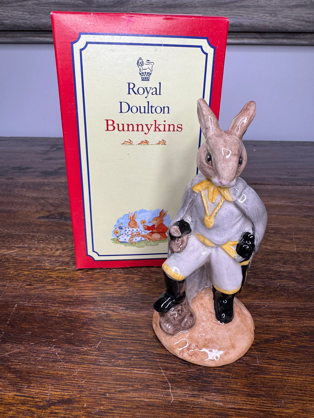2002 Royal Doulton Bunnykins Sheriff of Nottingham Figurine w/ Original Box