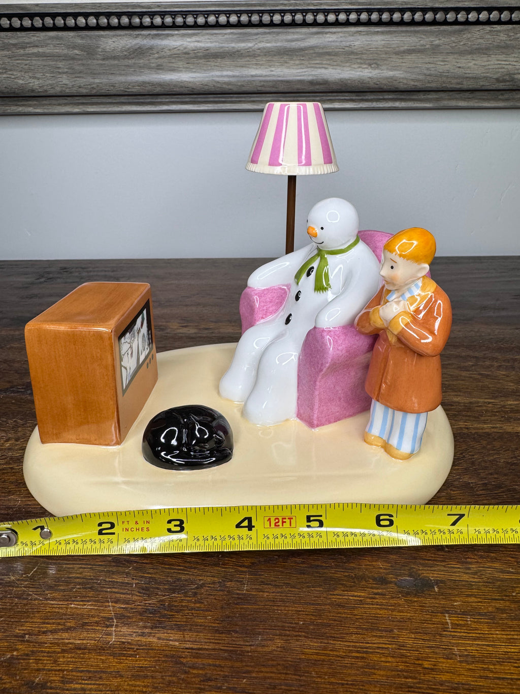 Numbered 2004 Coalport "A Cold Night In" from The Snowman Collection Limited Edition w/ Box