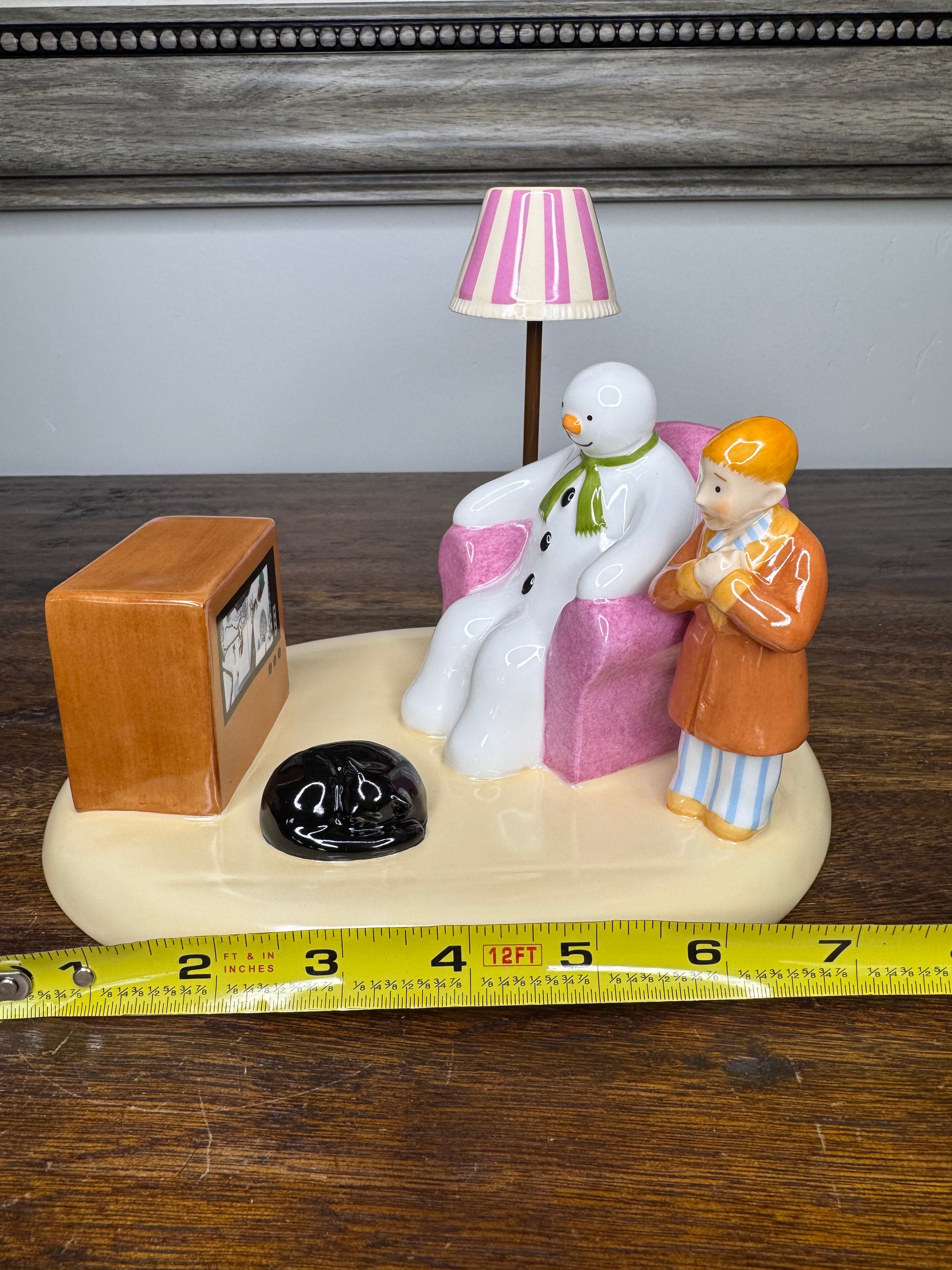 Numbered 2004 Coalport "A Cold Night In" from The Snowman Collection Limited Edition w/ Box