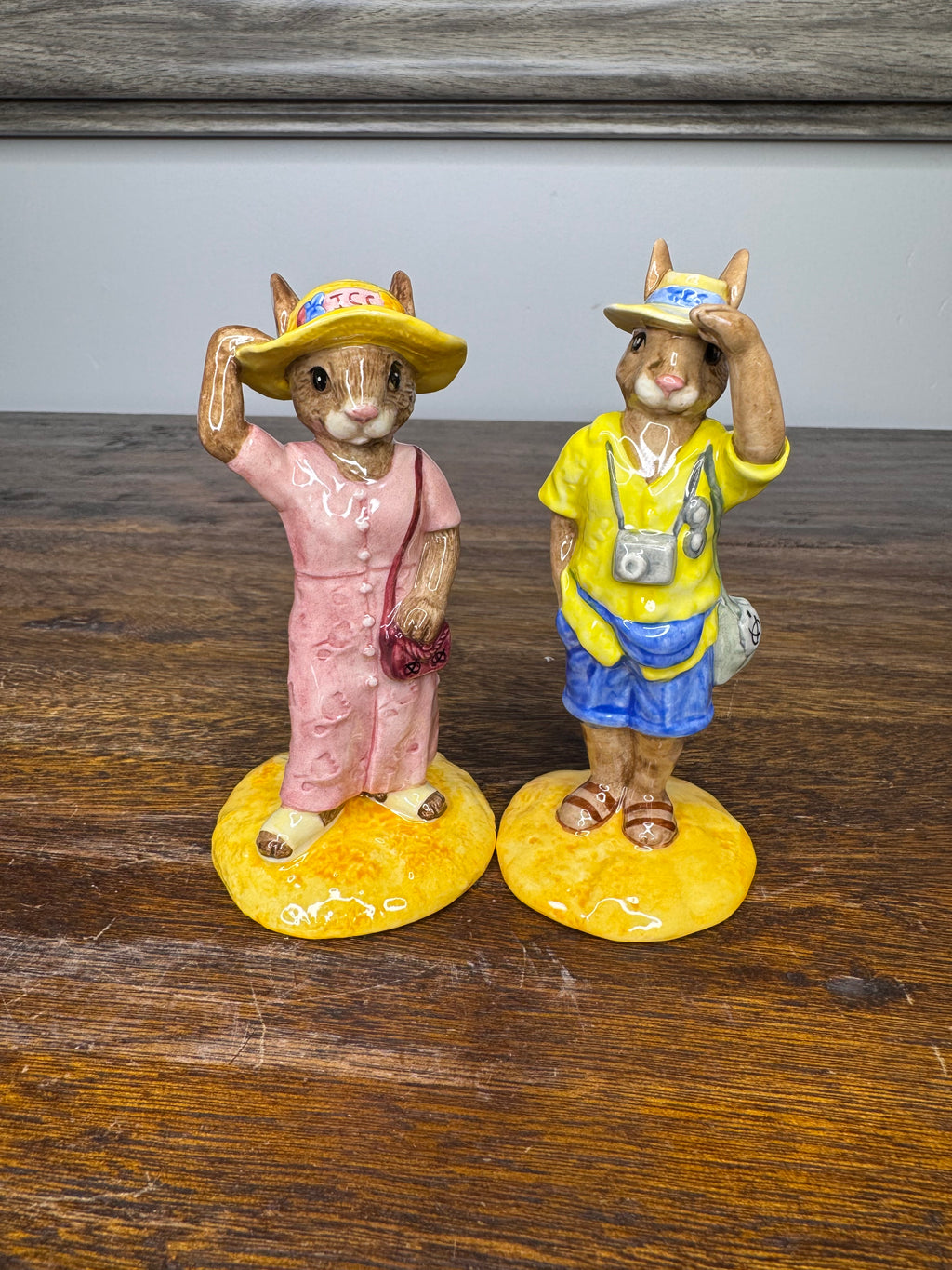1998 Royal Doulton Tourist Bunnykins Collectors Club Edition