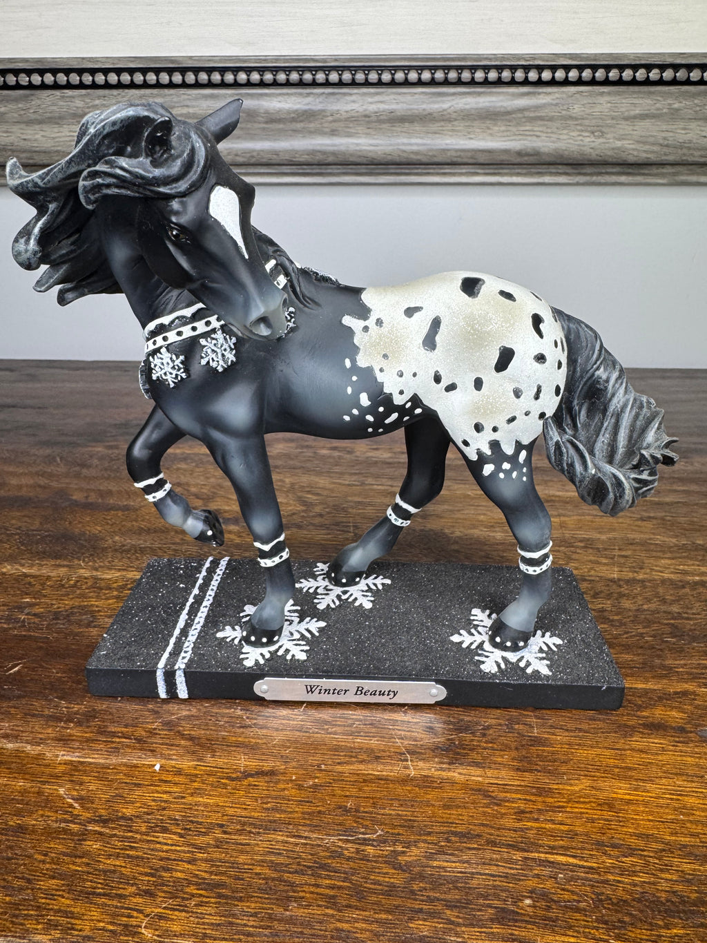 2018 Trail of Painted Ponies Winter Beauty 1E w/ Box