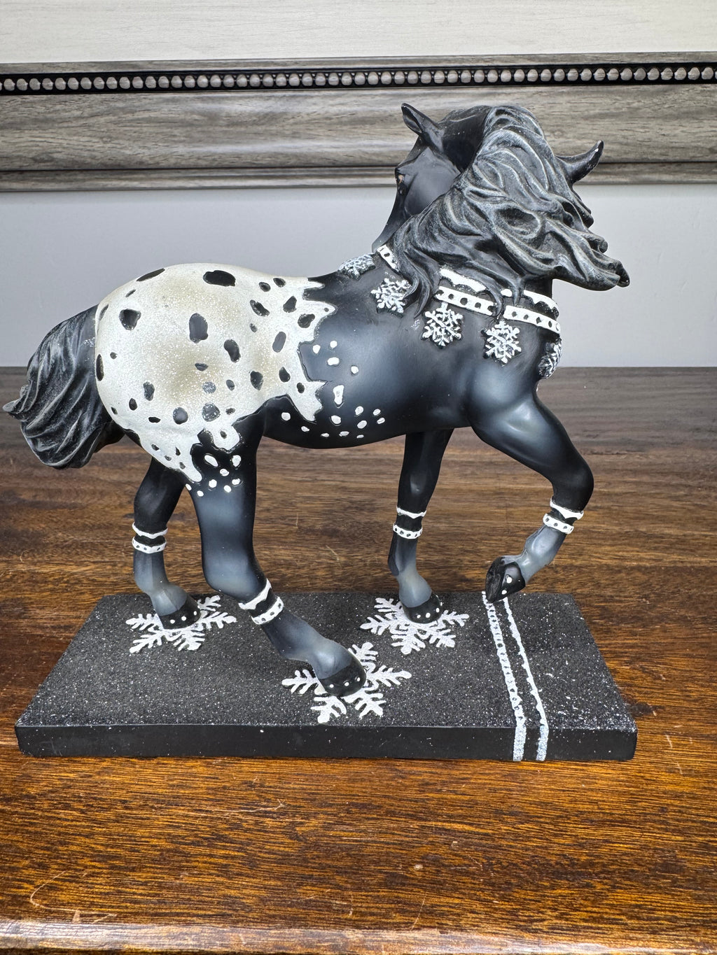 2018 Trail of Painted Ponies Winter Beauty 1E w/ Box