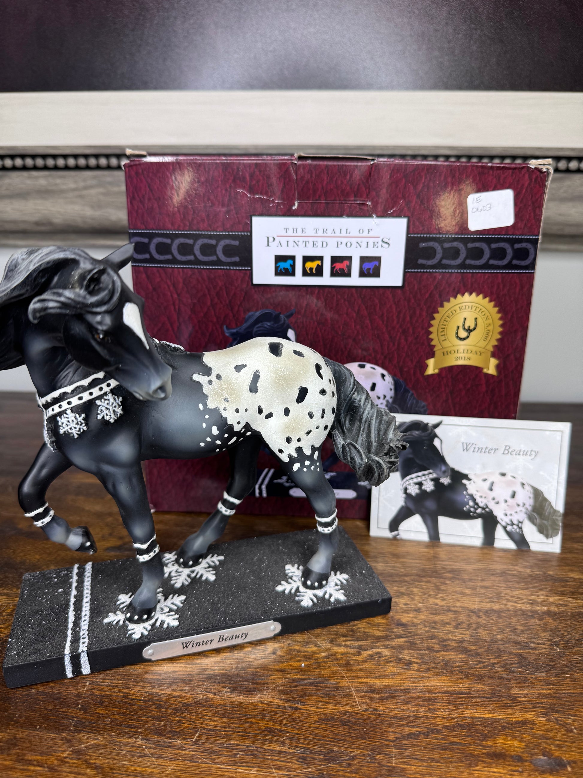 2018 Trail of Painted Ponies Winter Beauty 1E w/ Box