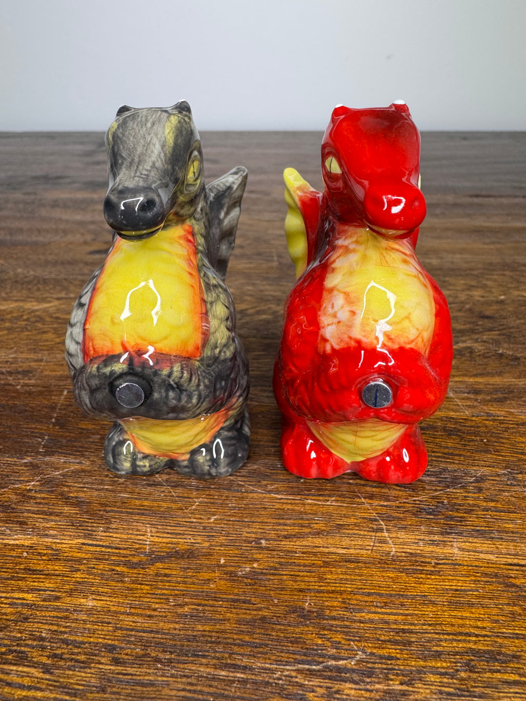 NIB Magnetic Dragon Salt and Pepper Shakers