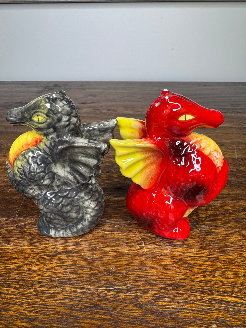 NIB Magnetic Dragon Salt and Pepper Shakers