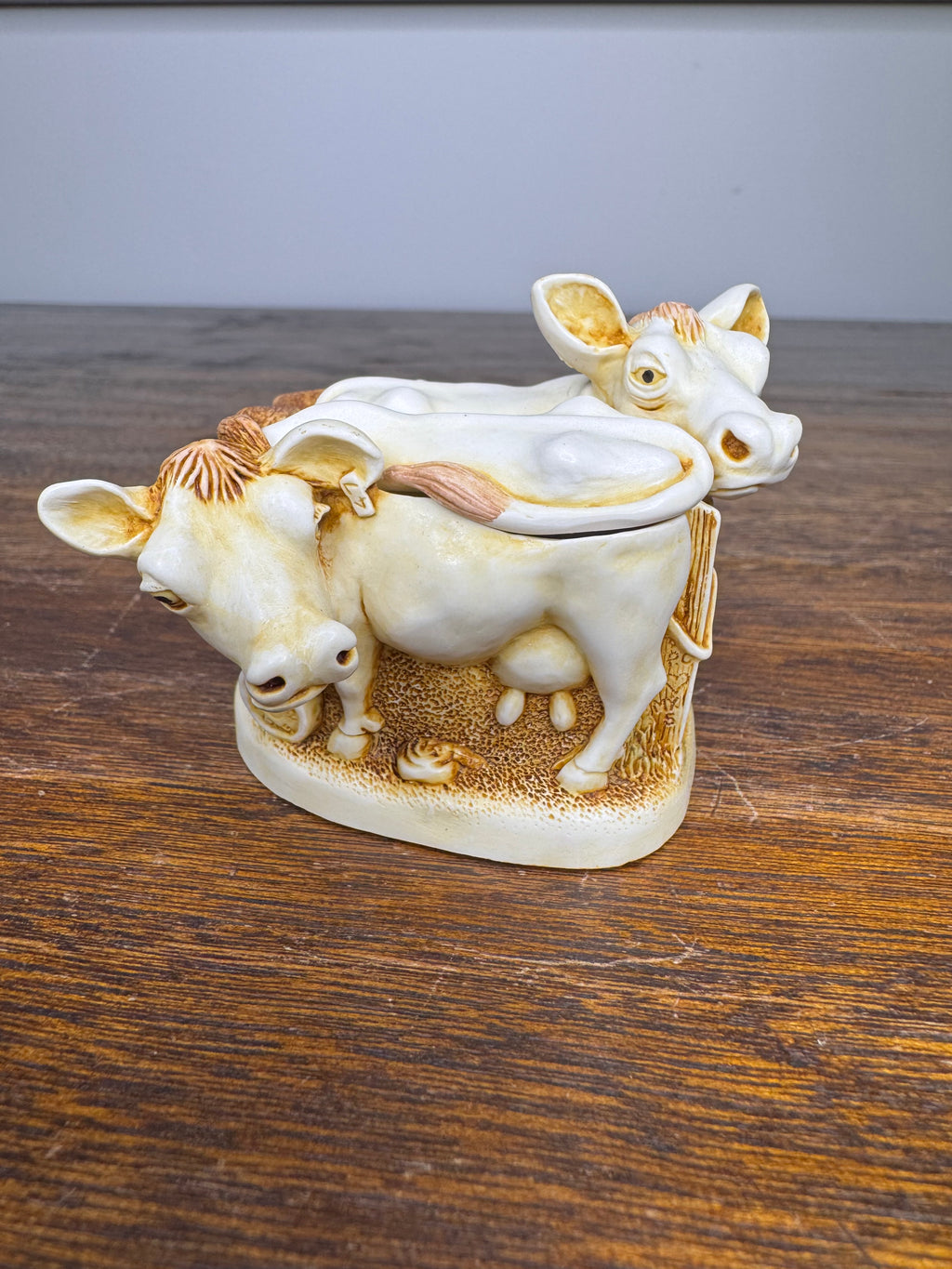 Harmony Kingdom "Jersey Belles" Trinket Box.
