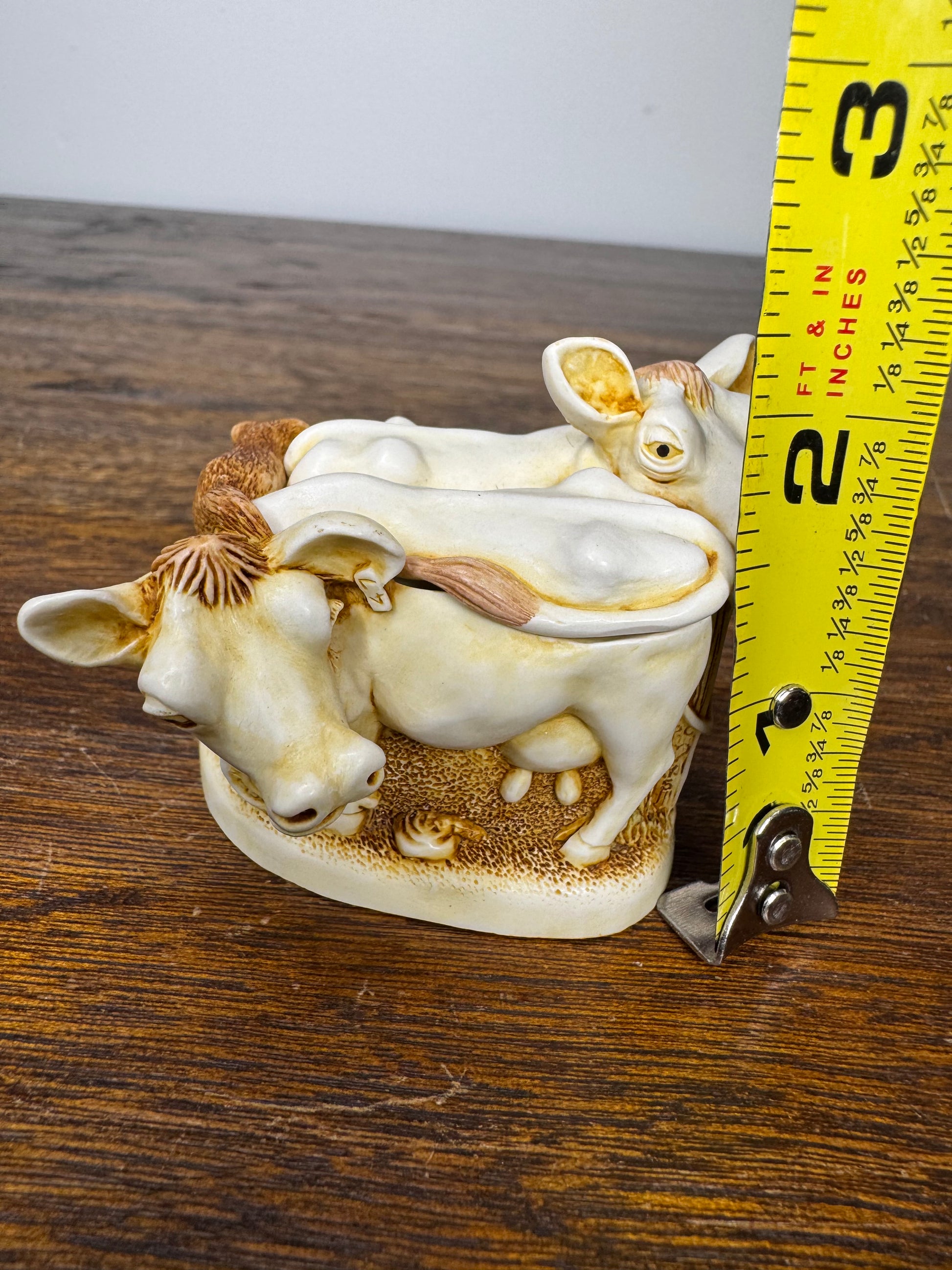 Harmony Kingdom "Jersey Belles" Trinket Box.