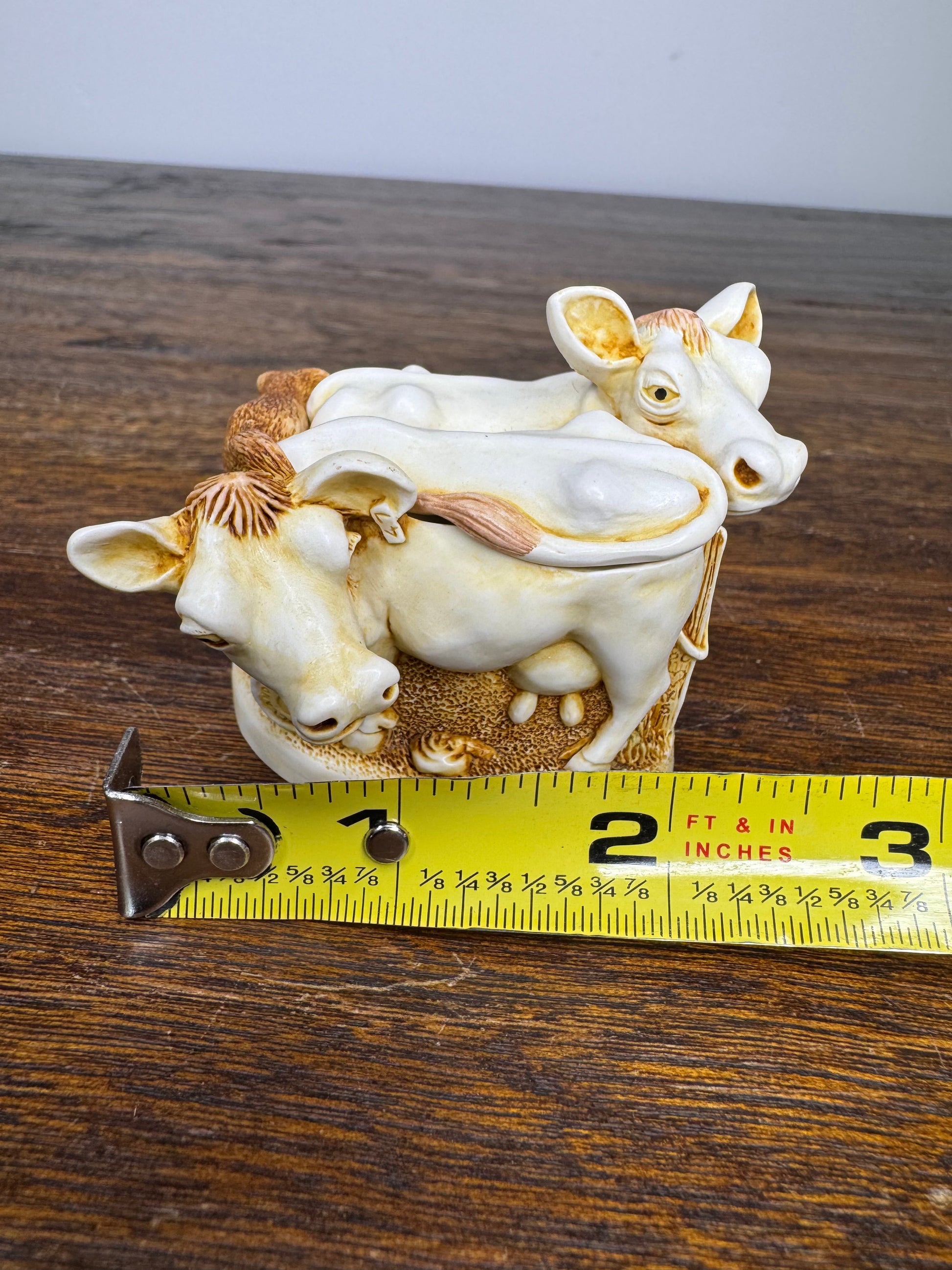 Harmony Kingdom "Jersey Belles" Trinket Box.