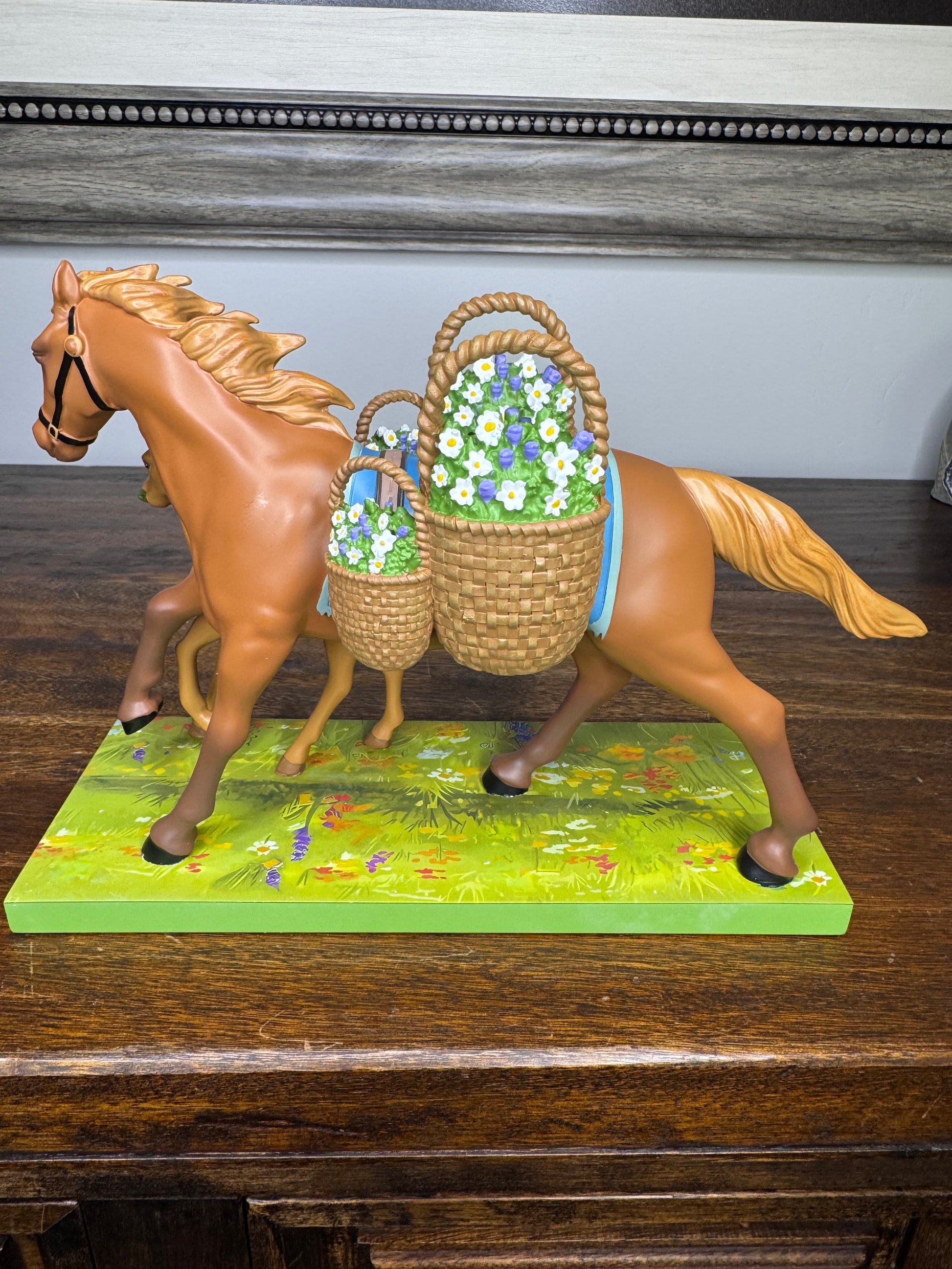 2026 New Release Trail of painted Ponies Mamas Helper w/ Box