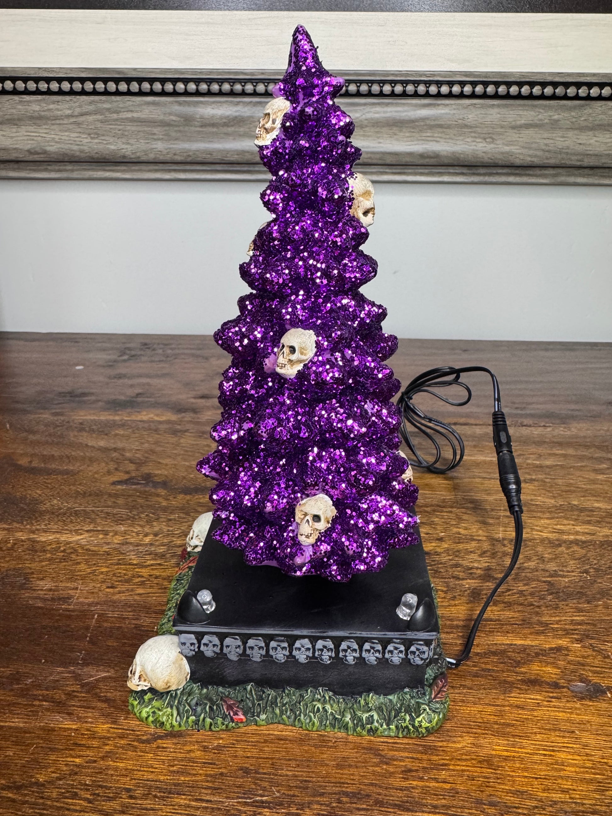 Dept 56 Village CrossHalloween Haunted Skull Tree